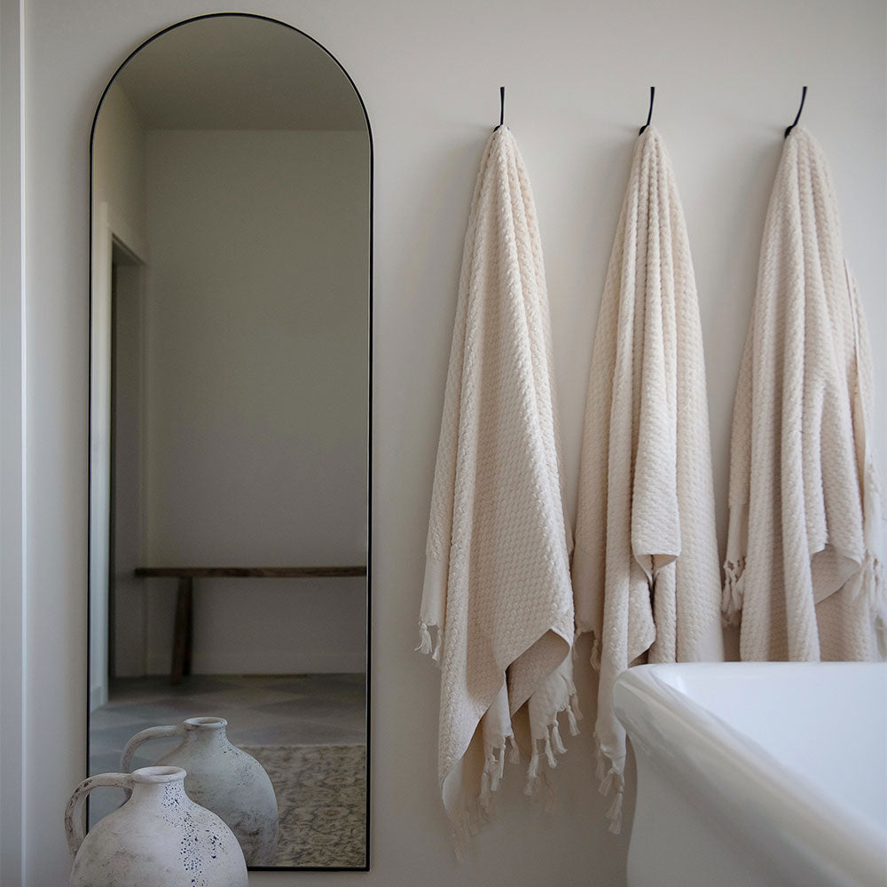 Premium Handwoven Turkish Cotton Bath Towel - Soft, Absorbent & Quick-Drying with Natural Dot Pattern - Perfect for Spa, Beach & Luxury Bathroom Use