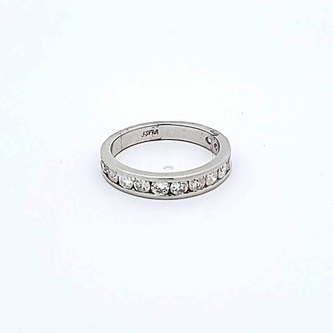 0.80 Carat Round Brilliant F VS1 Diamond Platinum Wedding Engagement Ring for Women - Perfect for Proposals, Anniversaries & Special Occasions