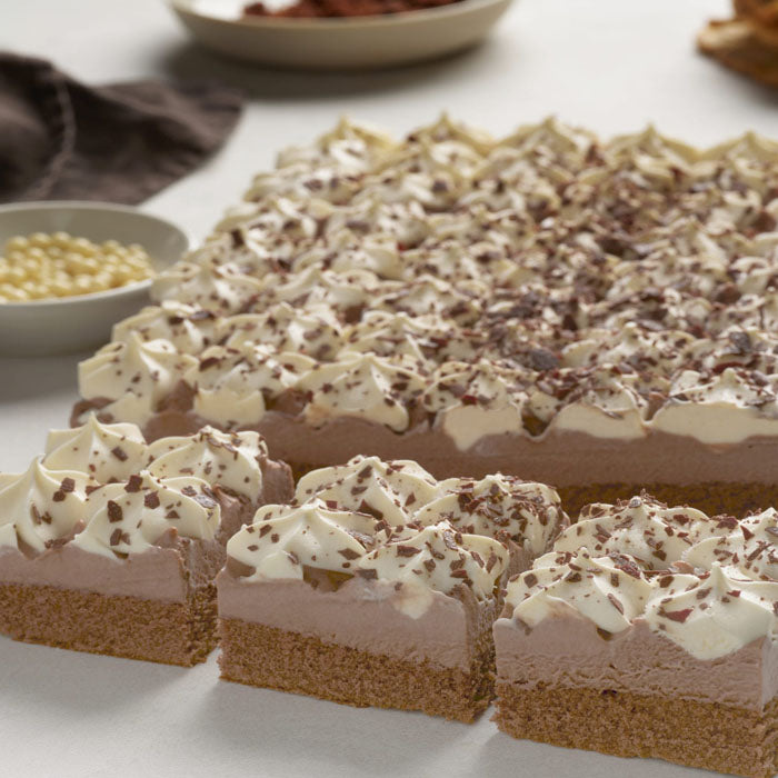 Sara Lee Chocolate Bavarian Cake Dessert Tray 1.15Kg (40.5 oz) - Rich Chocolate Flavor for Parties, Holidays & Family Gatherings
