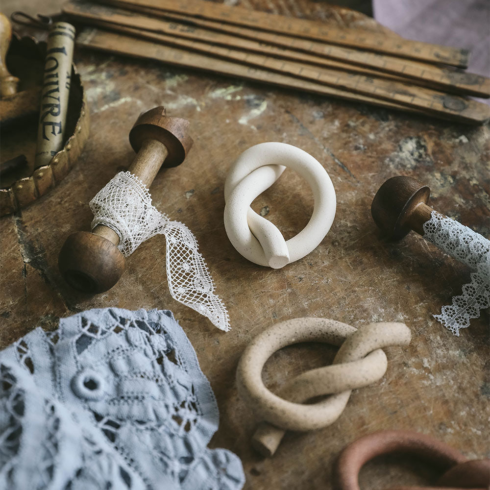 Elegant Ceramic Napkin Ring Knot - Perfect for Wedding, Dinner Party, and Holiday Table Decor