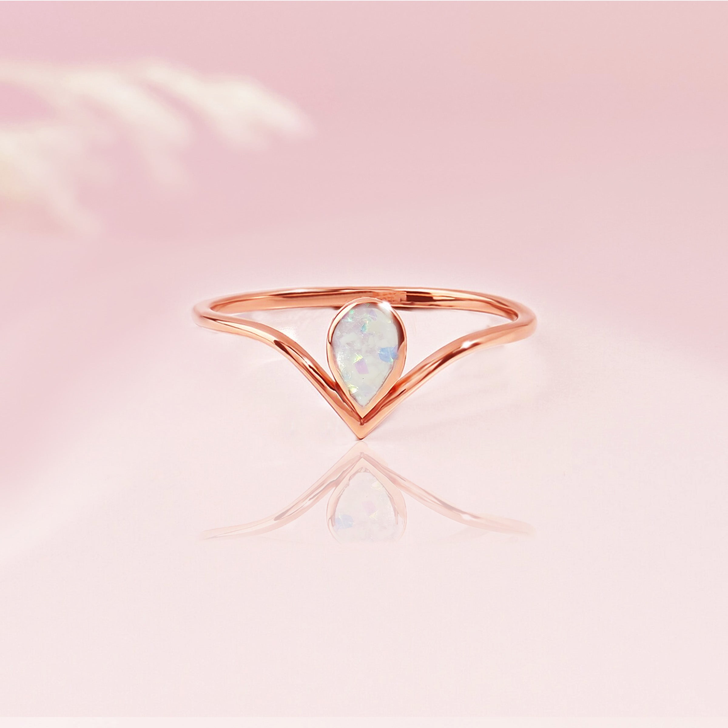 Ashes Ring - Elegant Memorial Jewelry for Loved Ones | Perfect for Remembrance, Sympathy Gifts & Special Occasions