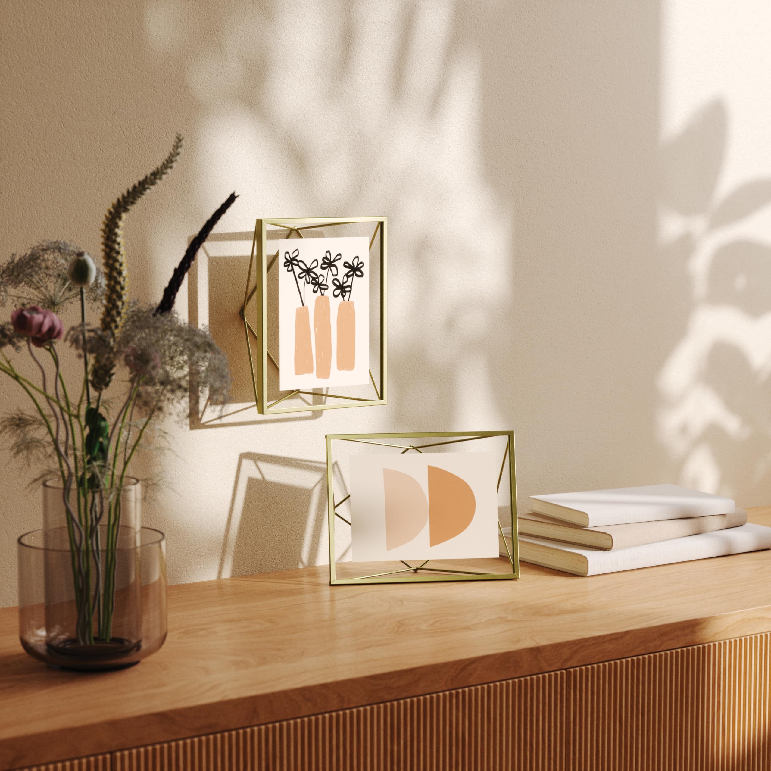 Umbra Prisma 5x7 Picture Frame - Elegant Brass Metal Photo Display for Desk or Wall - Perfect for Home Office Decor, Wedding Photos & Gift Giving