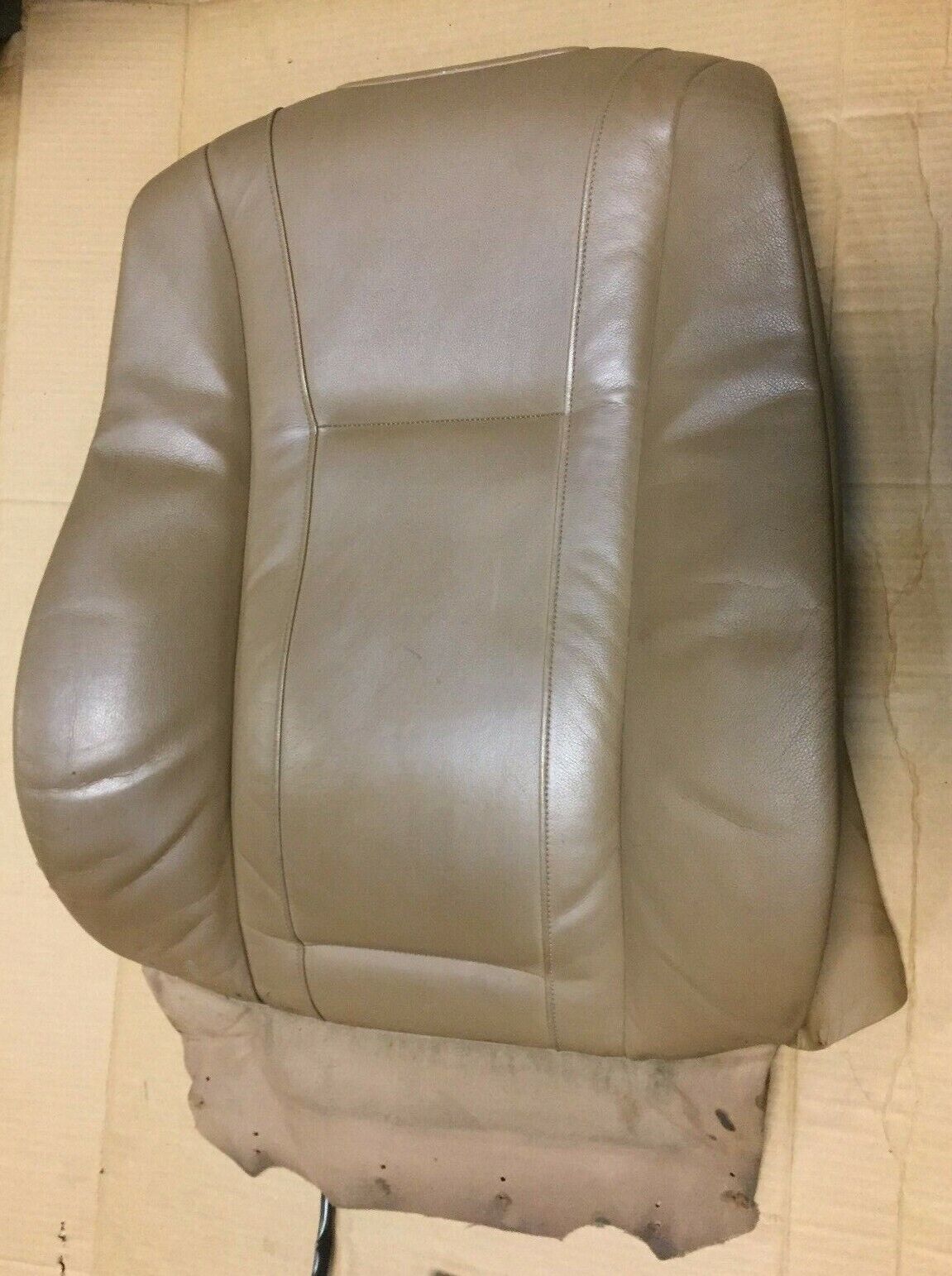 02 03 04 05 BMW E65 745i Front Right Passenger Seat Upper Cushion OEM Replacement - Perfect for Car Interior Repair & Comfort Upgrade