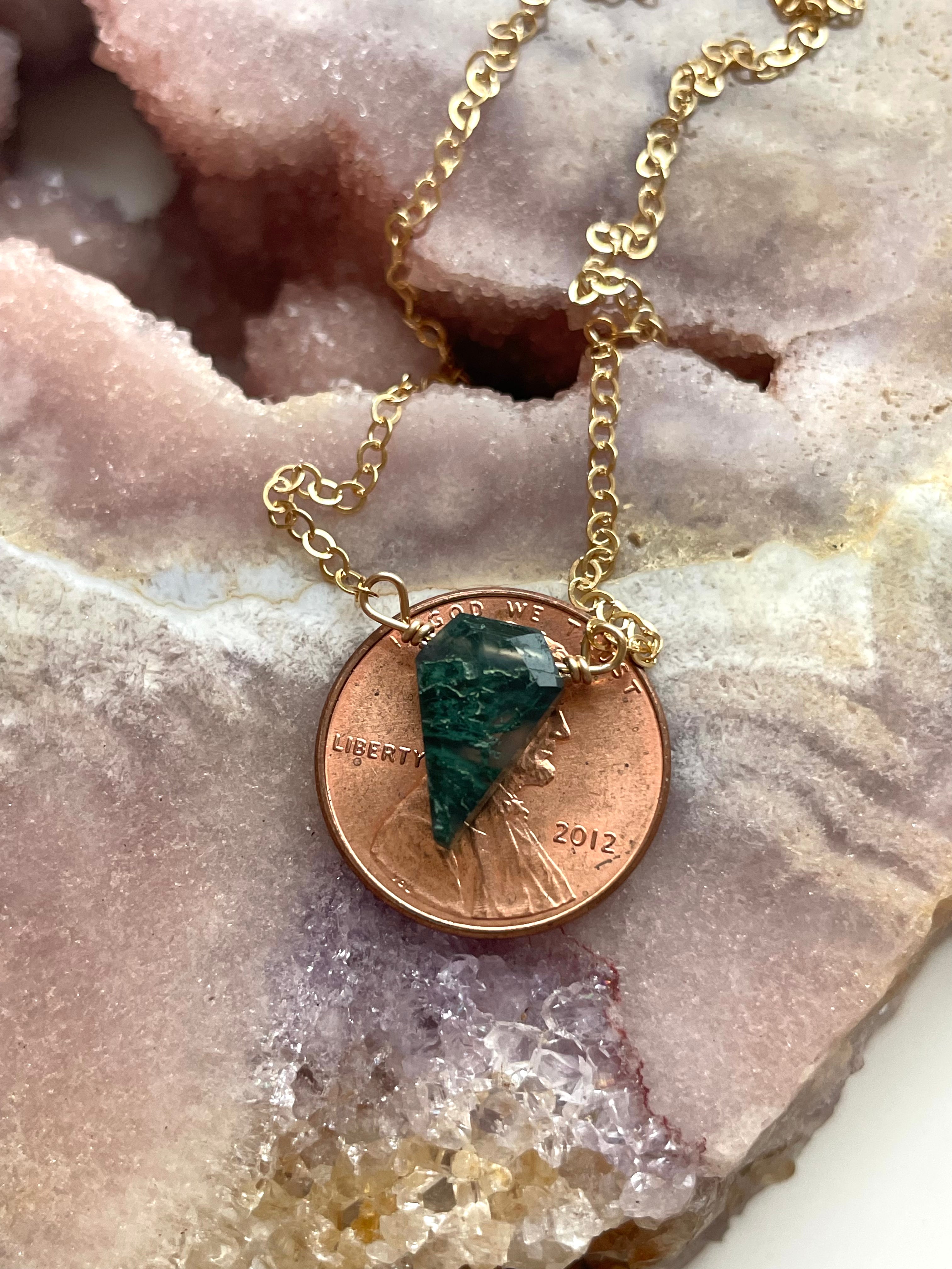 Natural Moss Agate Necklace for Women - Healing Crystal Pendant with Adjustable Chain - Perfect for Meditation, Yoga & Spiritual Gifts
