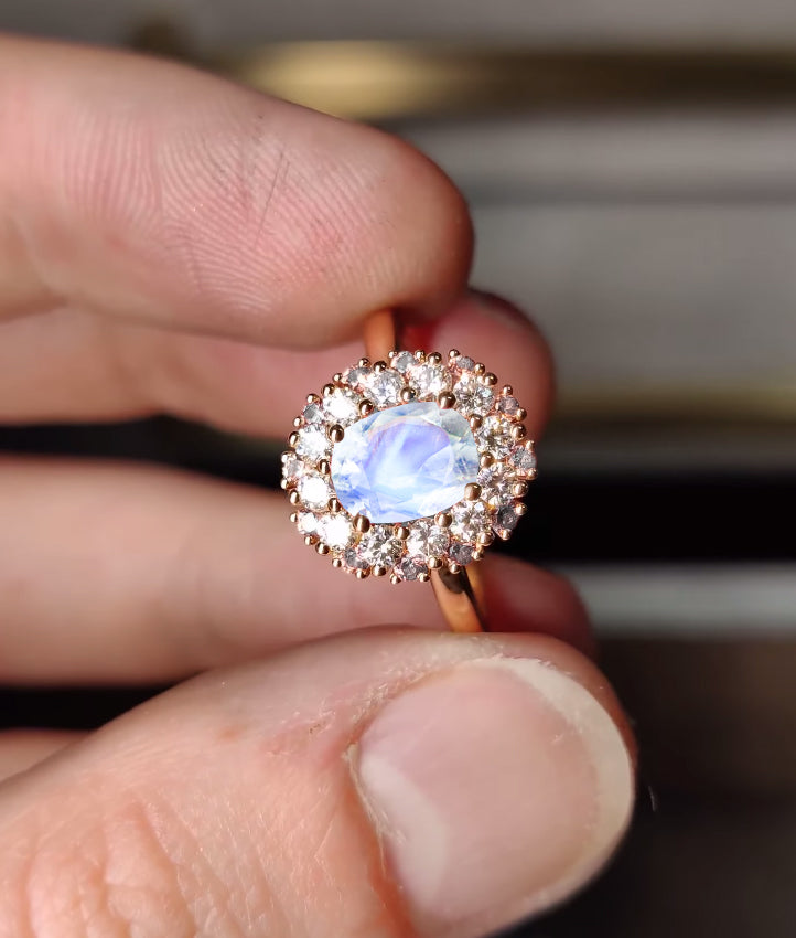Stunning White Rainbow Moonstone Gold Wedding Ring – Elegant Bridal Jewelry for Engagement & Anniversary Gifts