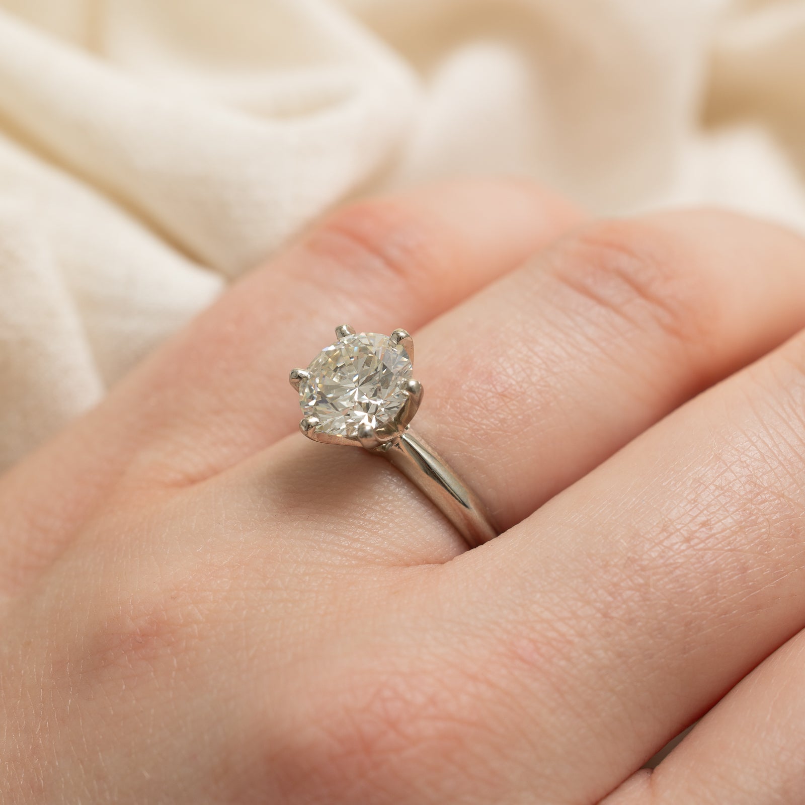 GIA Certified 2.50ct Solitaire Diamond Engagement Ring - VS2 Clarity, K Color, Excellent Cut, Size 5 | Perfect Proposal Gift for Her | Wedding, Anniversary & Special Occasions