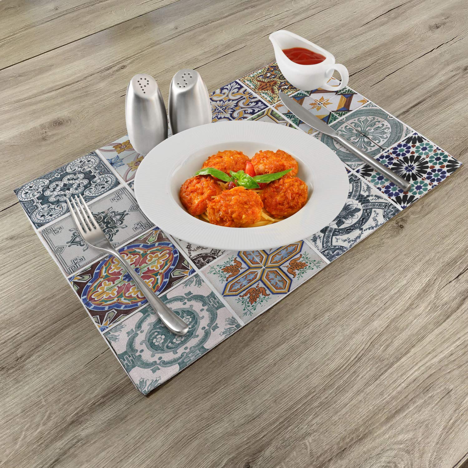 Lunarable Antique Place Mats Set of 4 - Classic Tiles Pattern Folkloric Art Patchwork Design - Washable Fabric Table Mats for Dining Room & Kitchen Decor (Blue White Green) - Perfect for Holiday Dinners, Family Gatherings & Elegant Table Settings