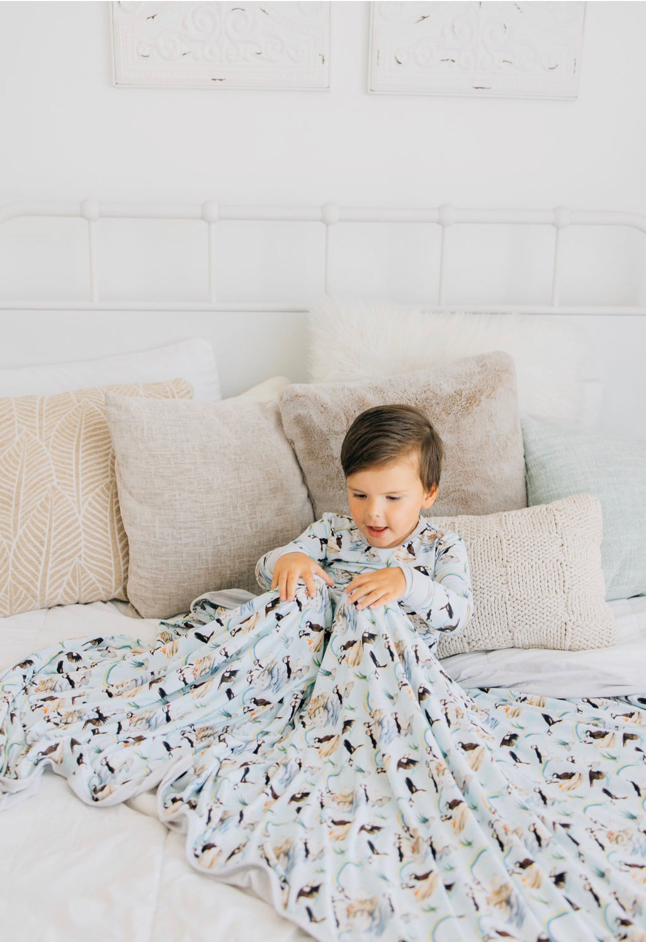Puffin Point Oversized Blanket - Ultra Soft & Cozy Large Throw Blanket for Adults - Perfect for Couch, Bed, Sofa & Outdoor Use
