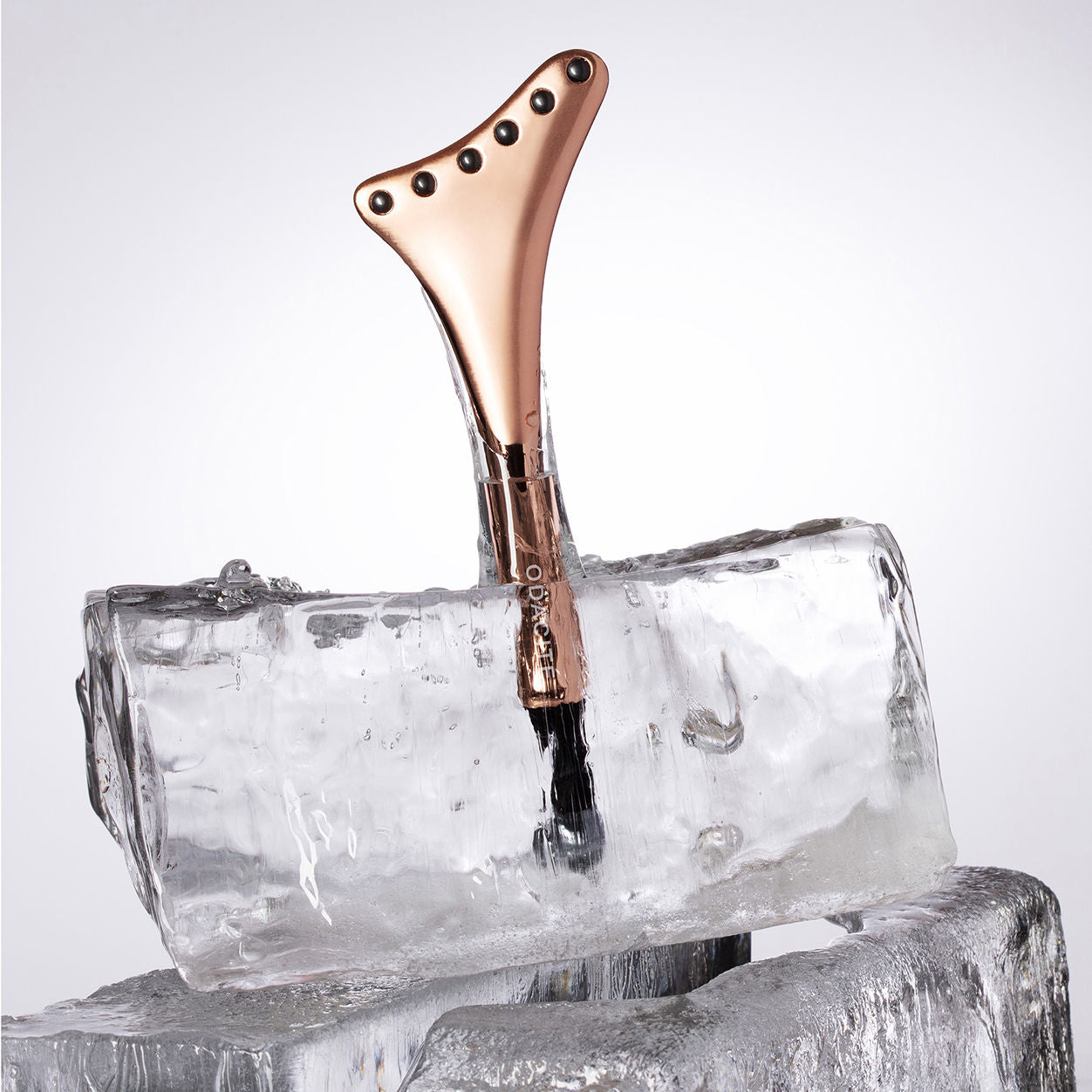 Cryo Tech Facial Tool - Anti-Aging Ice Roller for Face & Eyes - Reduce Puffiness & Wrinkles - Perfect for Skincare Routine & Post-Workout Recovery