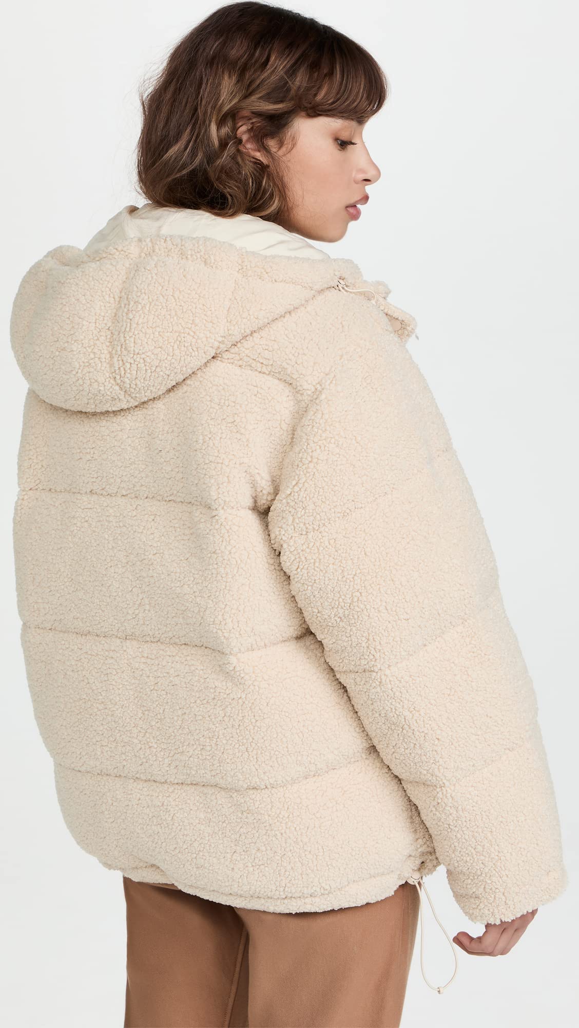 Good American Essentials Women's Sherpa Cocoon Puffer Jacket - Warm Winter Coat with Faux Fur Trim for Cold Weather, Outdoor Activities & Casual Fashion