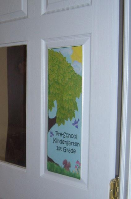 Sunny Days Welcome Door Sign Decor - Weatherproof Vinyl Decal for Front Door, Porch & Home Entryway - Perfect for Housewarming Gifts & Seasonal Home Decor