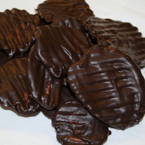 Premium Dark Chocolate Covered Potato Chips - 2lb Bag with No-Melt Guarantee - Crunchy Sweet & Salty Snack for Parties, Gifts & Movie Nights