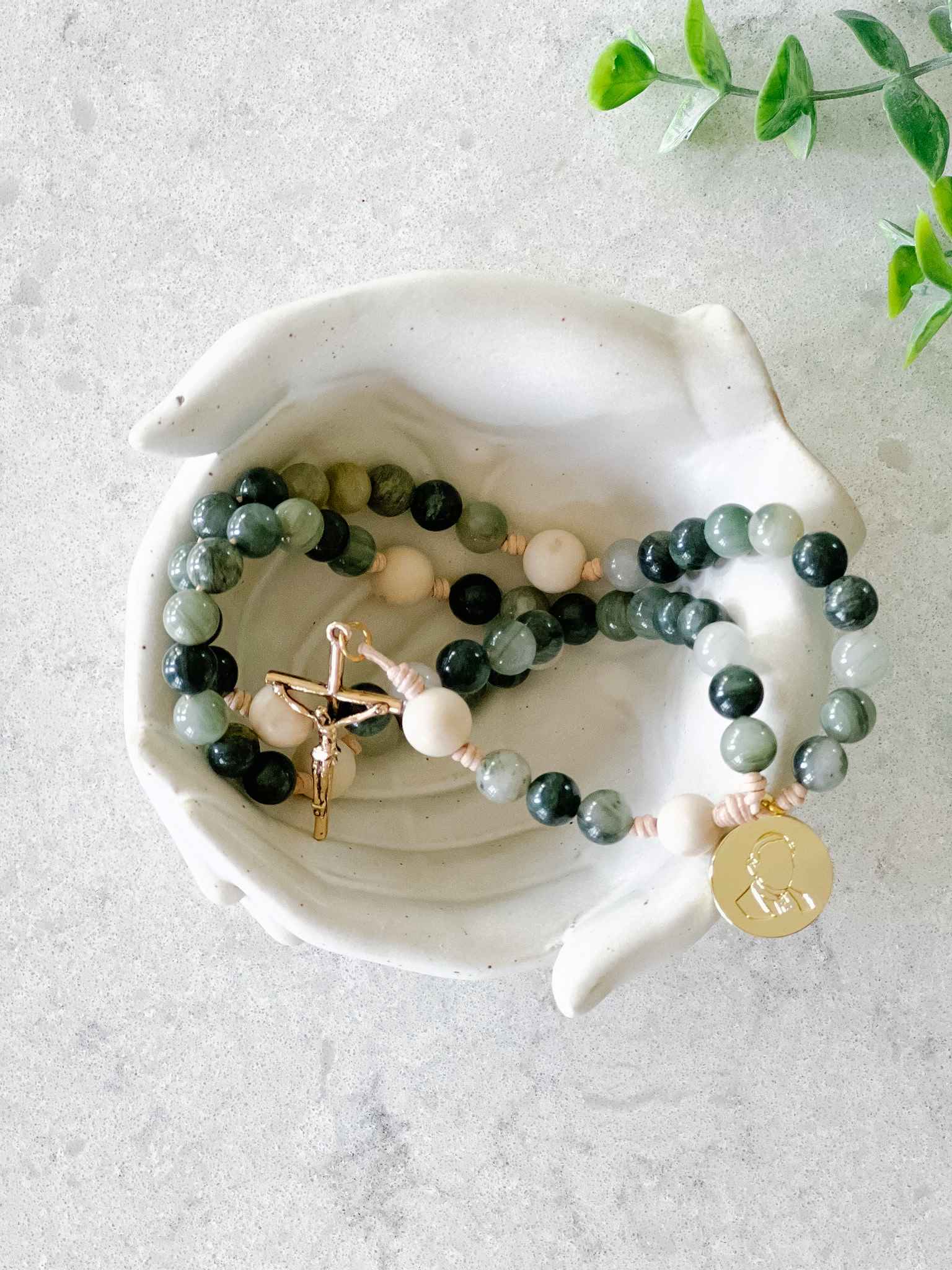 Handmade Wooden Rosary Dish - Religious Prayer Bead Holder for Catholic Devotion - Perfect for Home Altar, Church, and Meditation Use