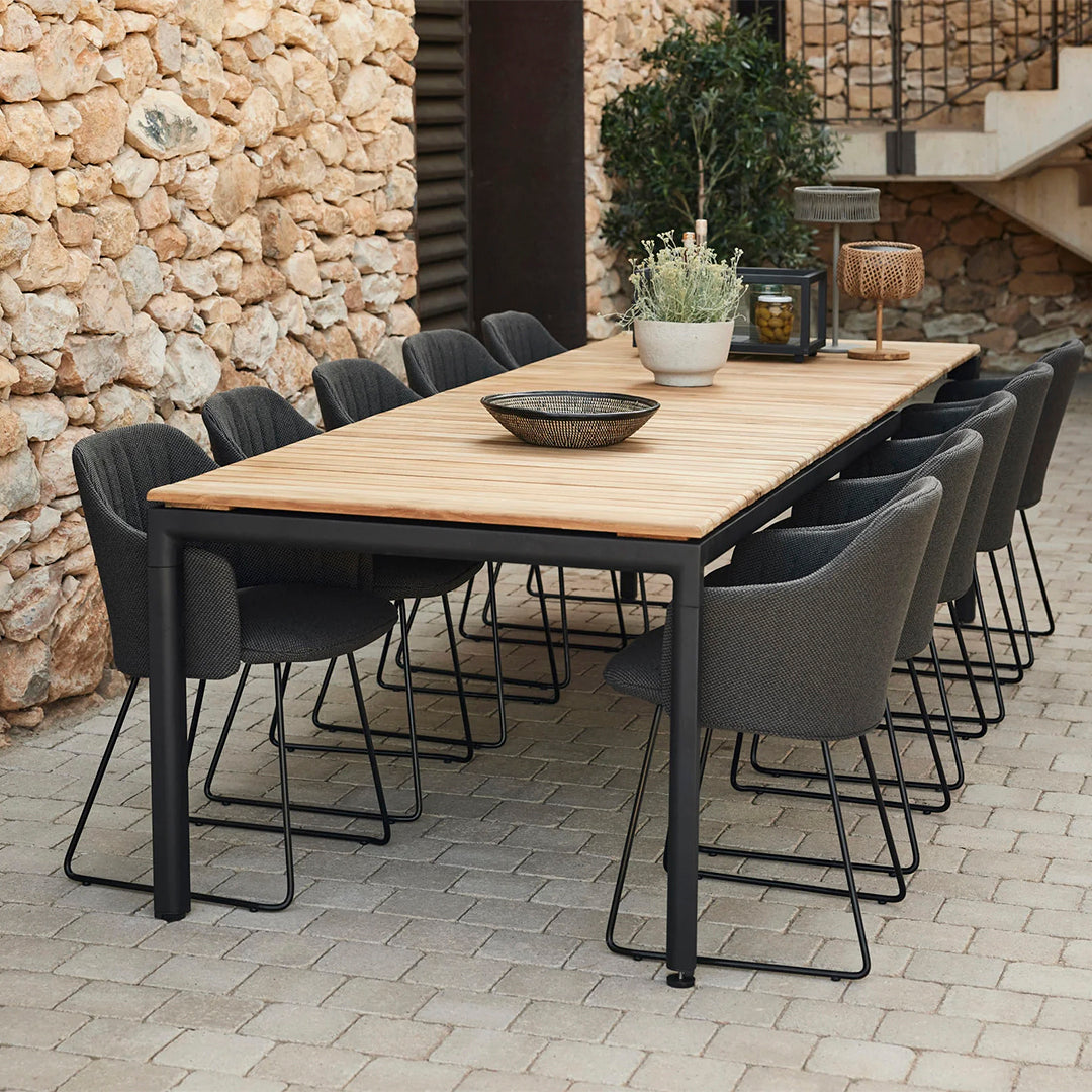 Extendable Outdoor Dining Table for Patio, Garden, Backyard - Weatherproof & Space-Saving Expandable Table for Entertaining Guests