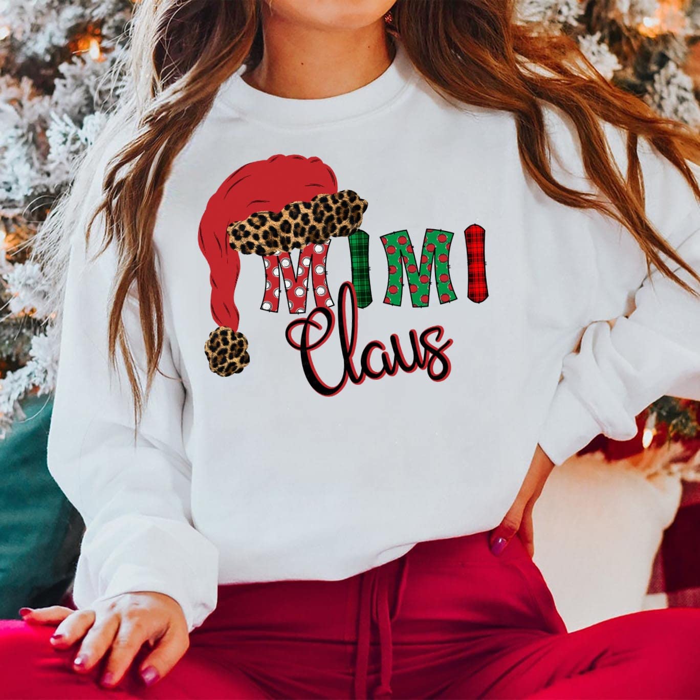 Funny Mimi Claus T-Shirt, Mama Christmas Shirt, Santa Mama Shirt - Festive Holiday Family Apparel for Christmas 2023, Perfect Gift for Moms & Grandmas - Great for Holiday Parties, Family Photos & Christmas Celebrations