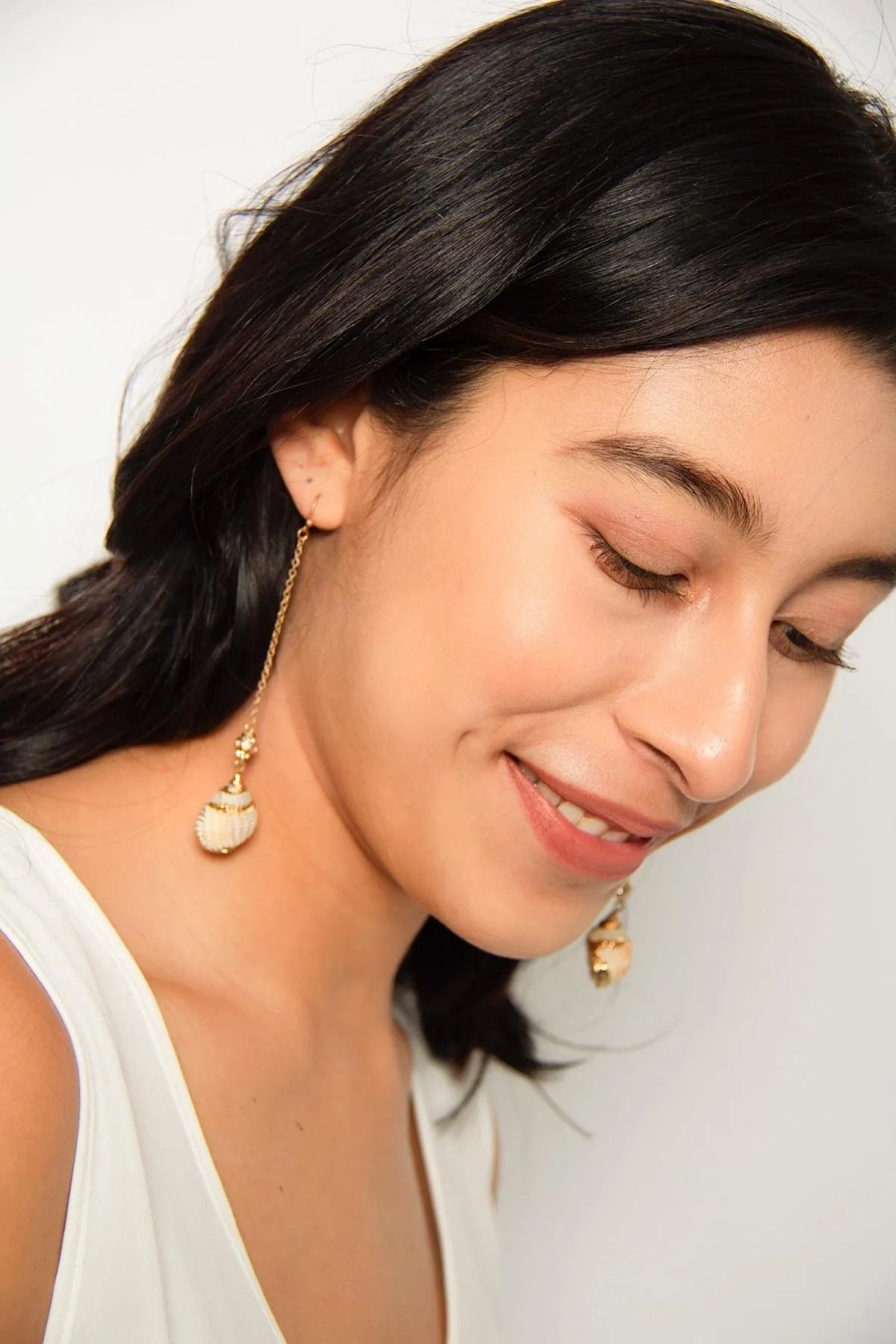 Elegant Shell Crystal Long Chain Earrings for Women - Boho Chic Dangle Earrings for Party, Wedding & Everyday Wear