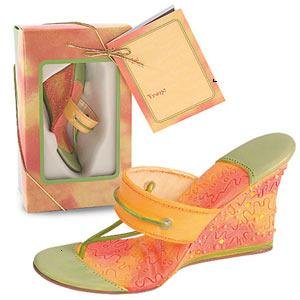 Just The Right Shoe - Spring Fever Retired - Collectible Shoe Figurine Gift for Home Decor, Wedding Favors & Special Occasions (25522-JTRS)
