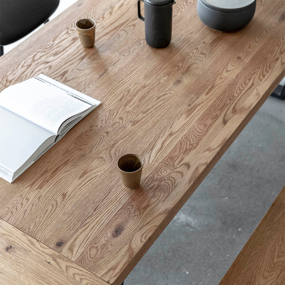 Calia Extendable Oak Dining Table 200-300cm | Rectangular Solid Wood Table for Kitchen, Dining Room & Entertaining