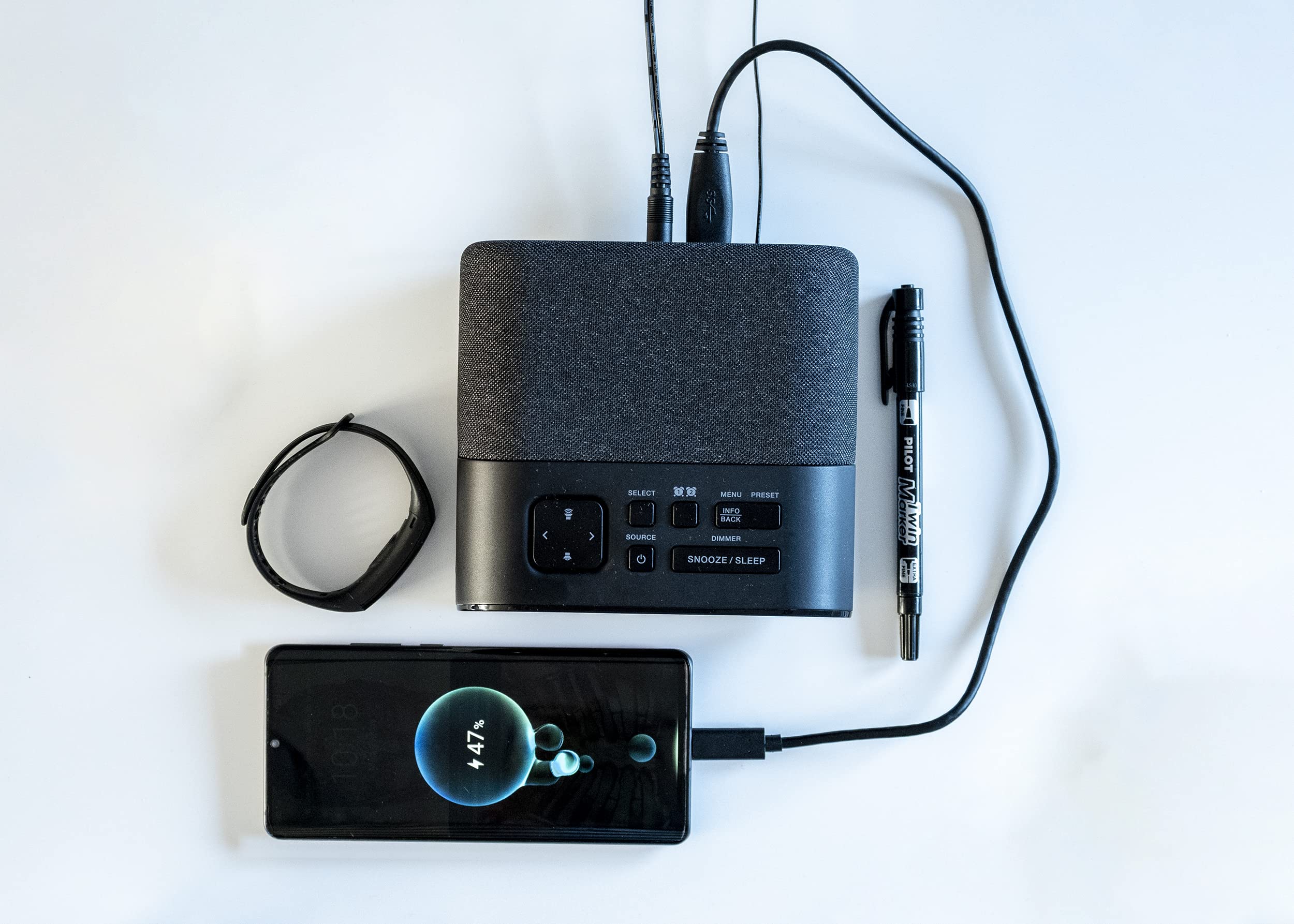 Groov-e Roma DAB & FM Digital Alarm Clock Radio with USB Charging Port, LED Display, 40 Preset Stations - Portable Bedroom Radio for Home, Office, and Travel - Black