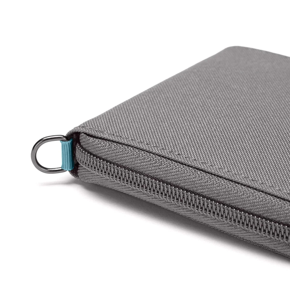Pacsafe RFIDsafe™ RFID Blocking Zip Around Wallet - Secure Travel & Everyday Use for Credit Cards, Passport & Cash - Anti-Theft Protection for Commuting, Shopping & Vacations