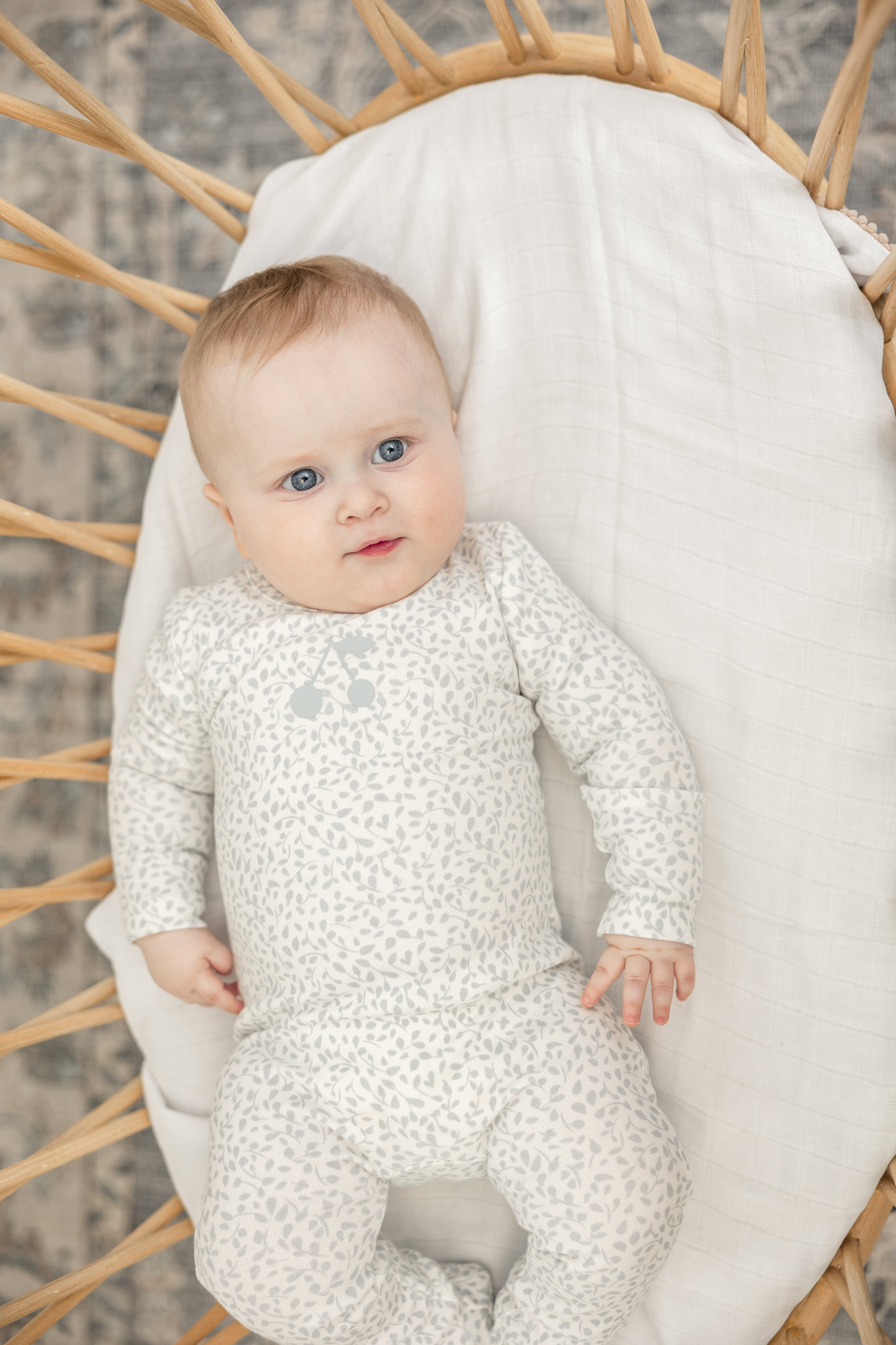 Adorable Cherry Print Baby Onesie with Matching Hat - Soft & Comfortable Outfit for Newborns, Infants - Perfect for Photos, Parties & Everyday Wear