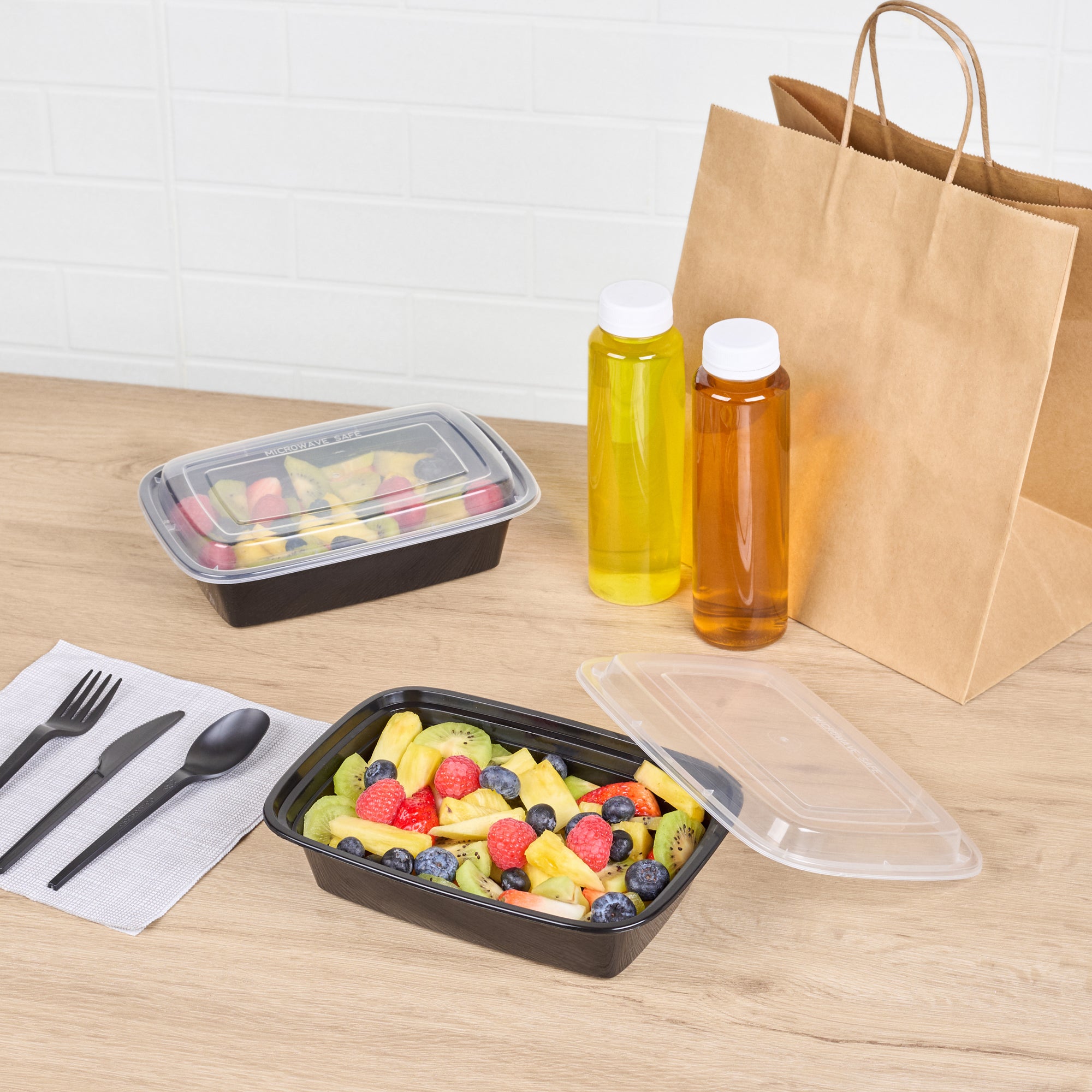 38 oz Black Rectangle Plastic Food Storage Container with Clear Lid - Microwave Safe Takeout Box (8.75