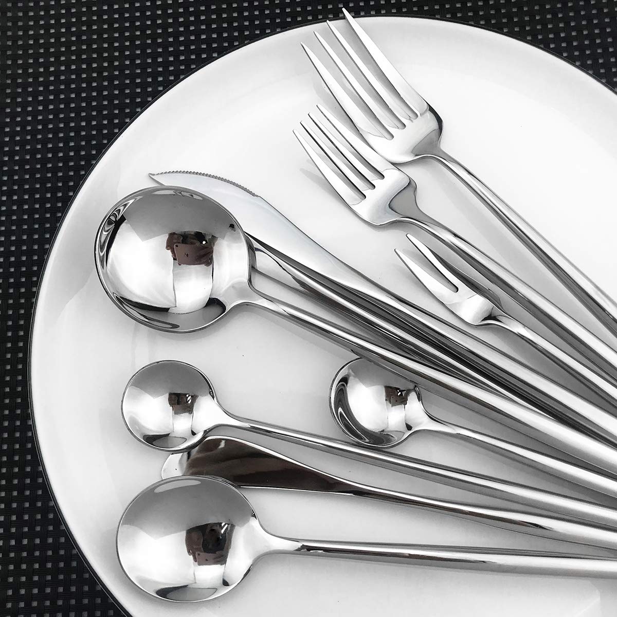 Premium Gugrida 6-Piece Dessert Fork Set - 18/10 Stainless Steel Silverware with Mirror Polish - Elegant Royal Cutlery for Parties, Weddings & Gift Giving (Silver) - Perfect for Fine Dining, Afternoon Tea & Special Occasions