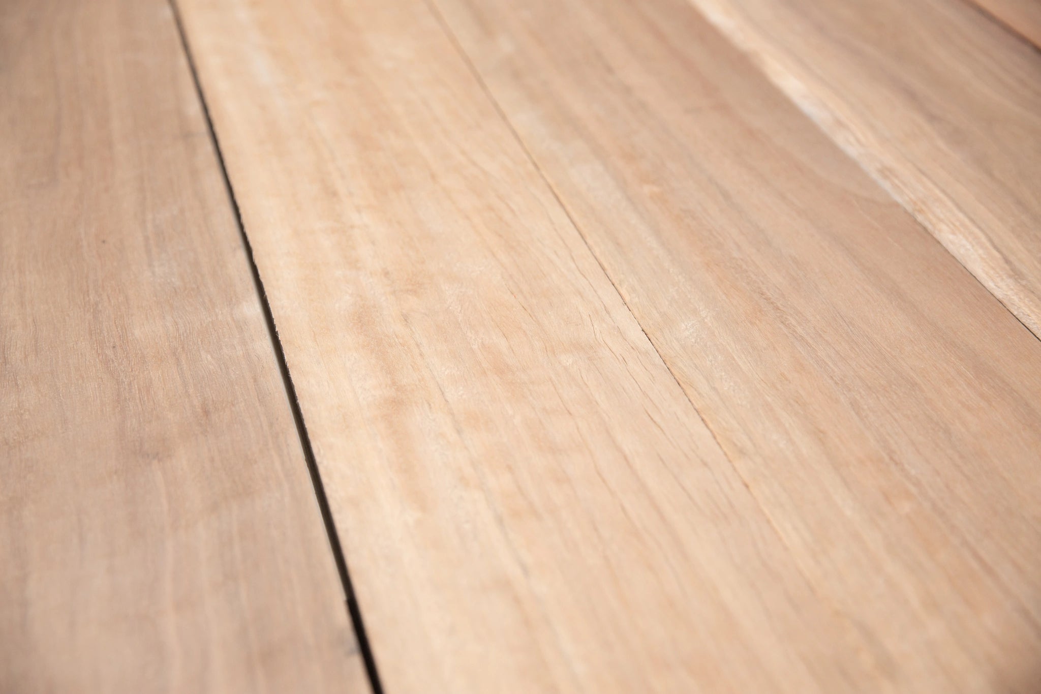 Premium Kiln-Dried Queensland Spotted Gum Timber - 200x25mm Rough Sawn Joinery Wood for Furniture & Flooring | Standard Grade Hardwood for DIY Projects & Home Renovations