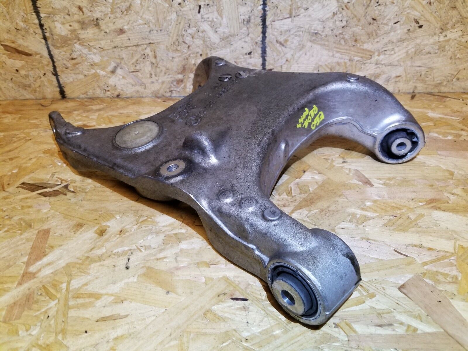 04 05 06 07 BMW 530xi E60 AWD Rear Lower Control Arm Passenger Side Right OEM Replacement Part - Perfect for Suspension Repair & Performance Upgrade