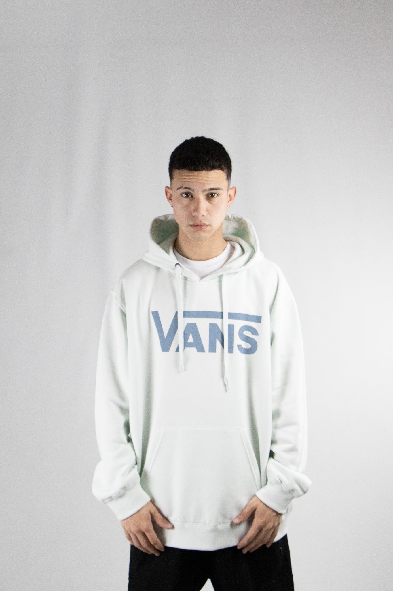 Vans Unisex Classic III PO Hoodie - Comfortable & Stylish Pullover for Men & Women - Perfect for Casual Wear, Street Style & Outdoor Activities
