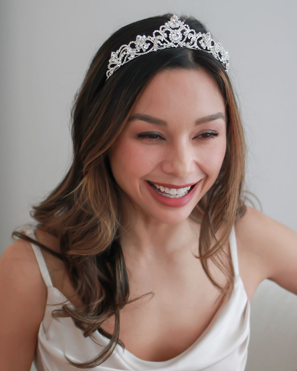 Sparkling Elizabeth Rhinestone Wedding Tiara - Elegant Bridal Headpiece for Weddings, Prom, Pageants & Special Occasions