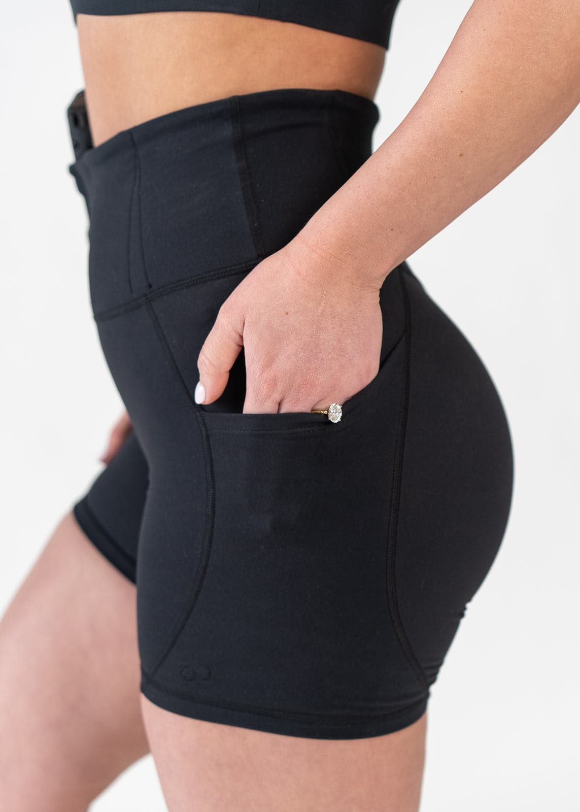 Best Concealed Carry Shorts with Hidden Pockets for Men - Comfortable & Secure CCW Shorts in Black | Perfect for Outdoor Activities, Travel & Everyday Wear