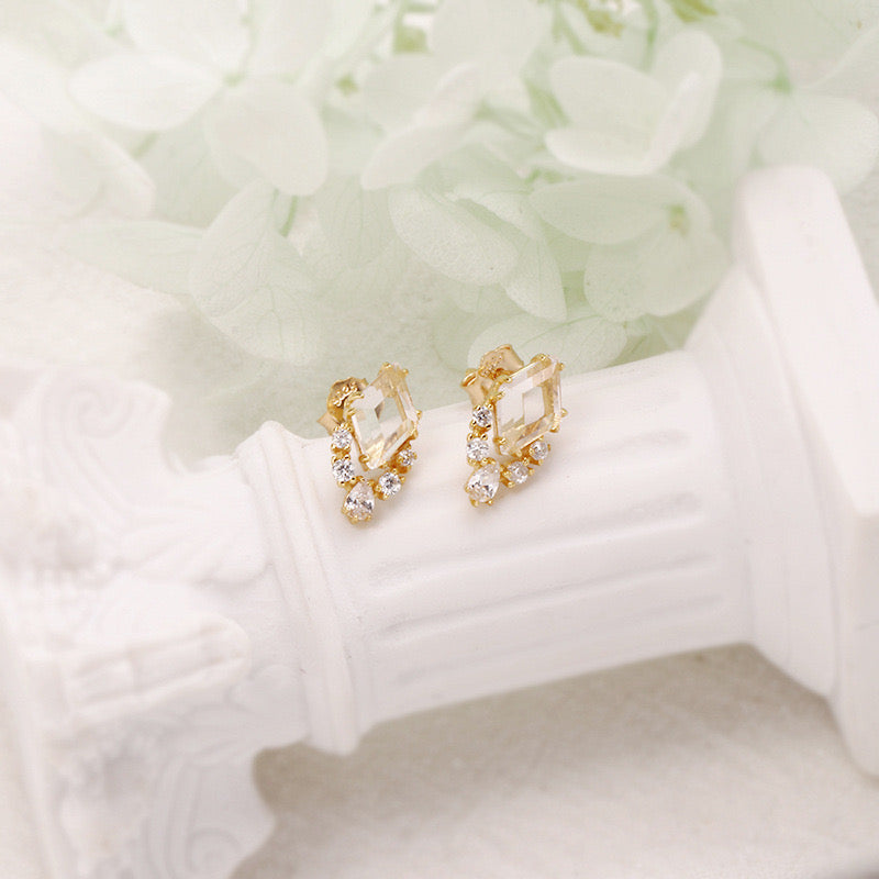 14K Gold Geometric Ice Cube Clear Quartz Stud Earrings for Women - Minimalist Dainty Jewelry Gift for Her | Perfect for Everyday Wear, Parties & Special Occasions
