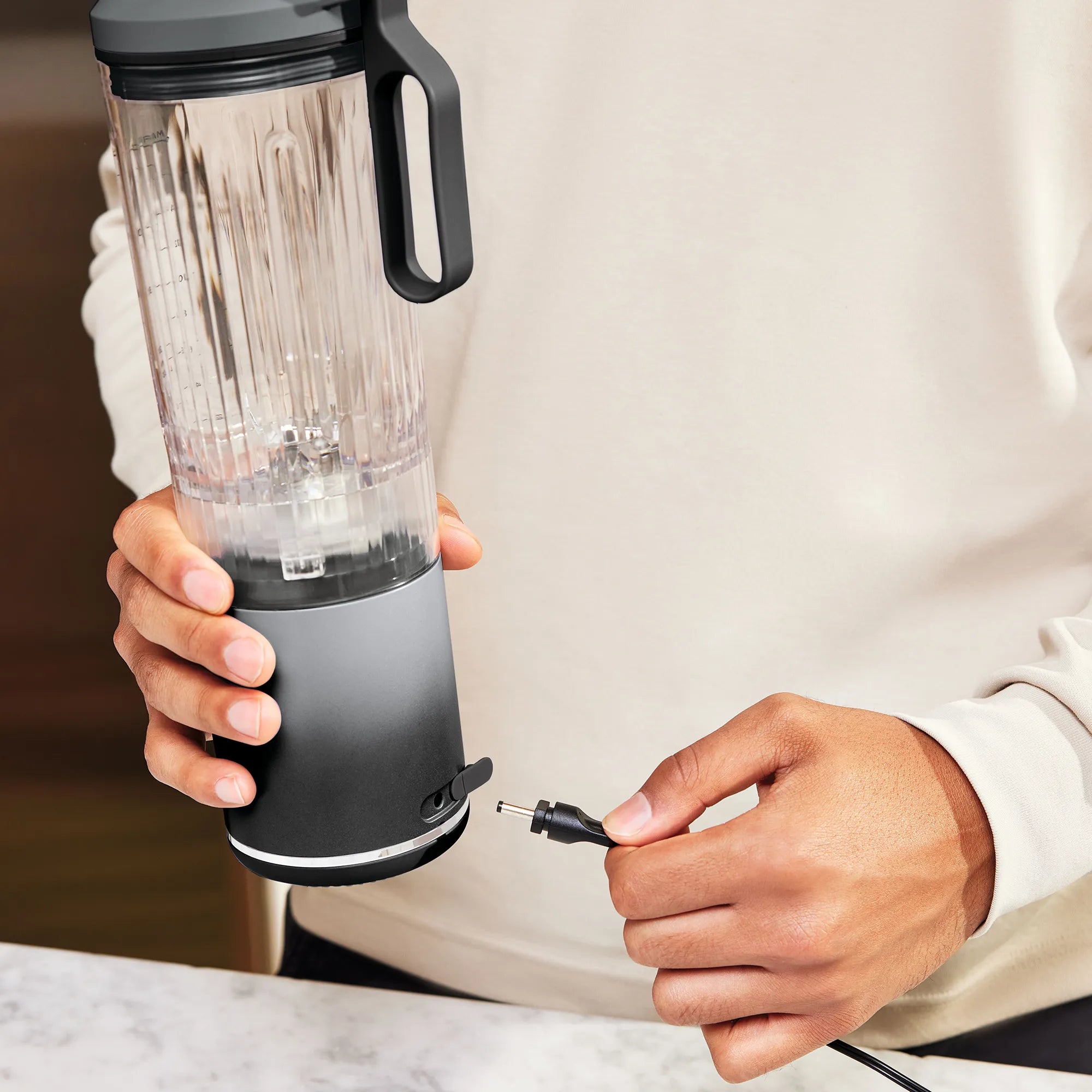Ninja Blast Max Cordless Portable Blender - Powerful 1000W Motor, 20oz Travel Cup, USB Rechargeable for Smoothies, Protein Shakes & Meal Prep - Perfect for Gym, Office & Outdoor Adventures