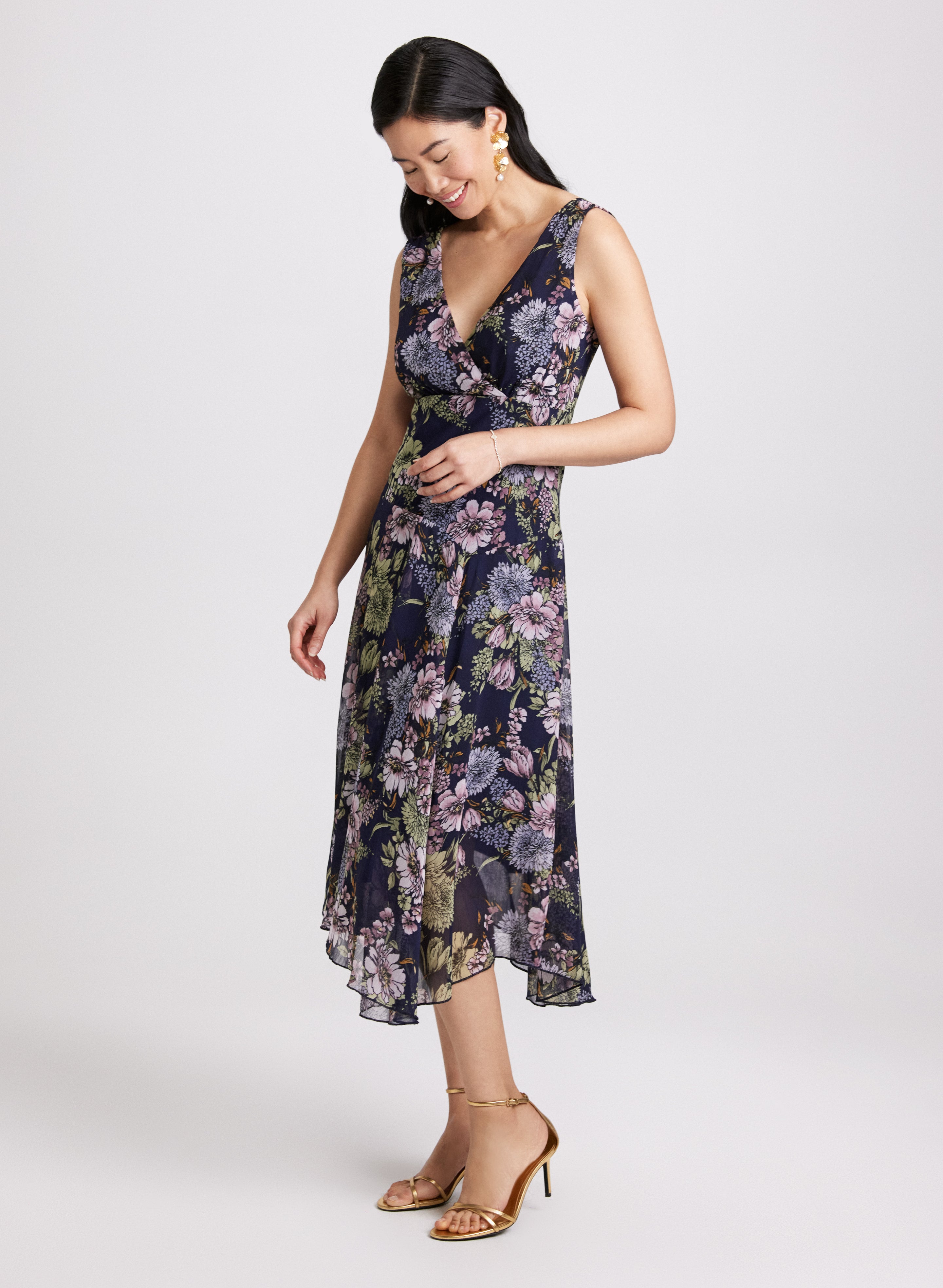 Elegant Floral Chiffon Dress for Women - Summer Boho Maxi Dress with V-Neck & Flowy Sleeves - Perfect for Beach Vacations, Weddings & Date Nights