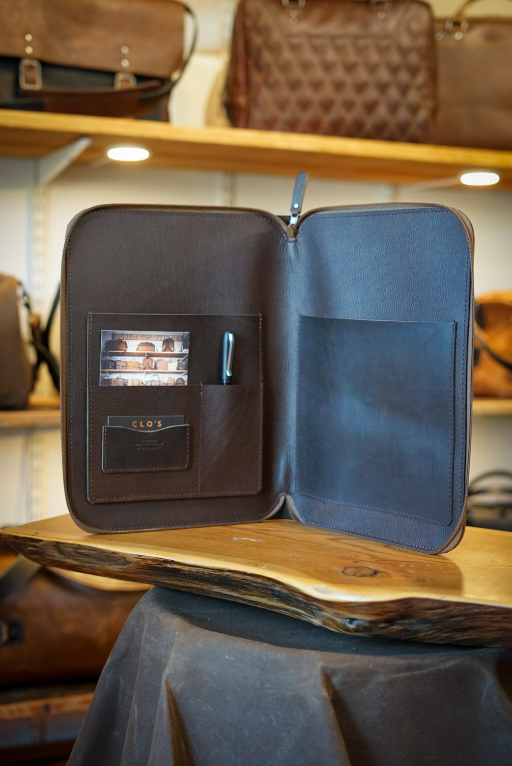 Premium Two-Tone Leather Padfolio - Pebbled Cappuccino & Fleet Sienna Brown - Professional Business Portfolio Organizer for Meetings, Interviews & Office Use