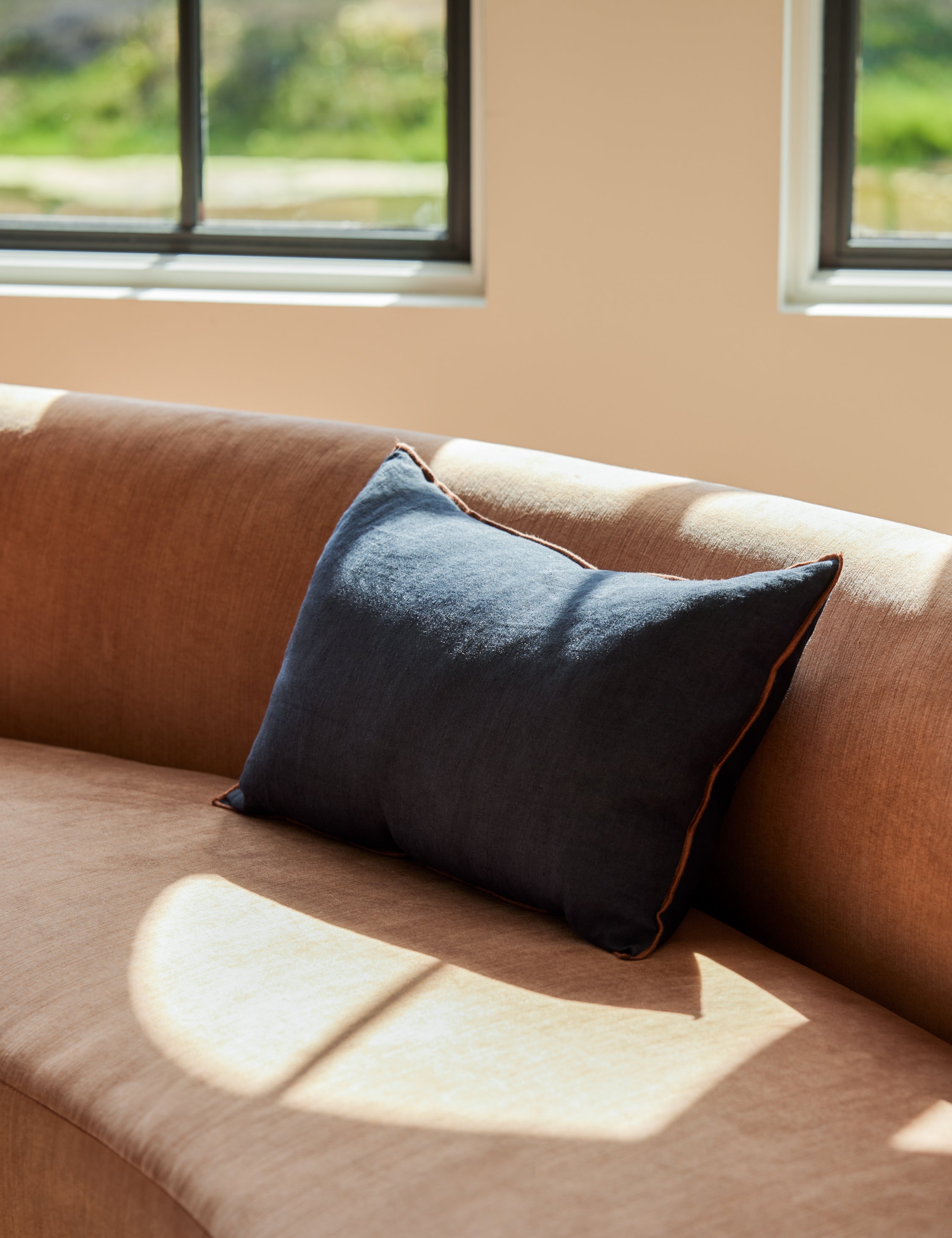 Stylish Carys Contrast Linen Pillow Cover - Breathable & Durable Home Decor for Sofa, Bedroom, and Living Room - Perfect for Modern Farmhouse, Boho, and Scandinavian Interior Design Styles