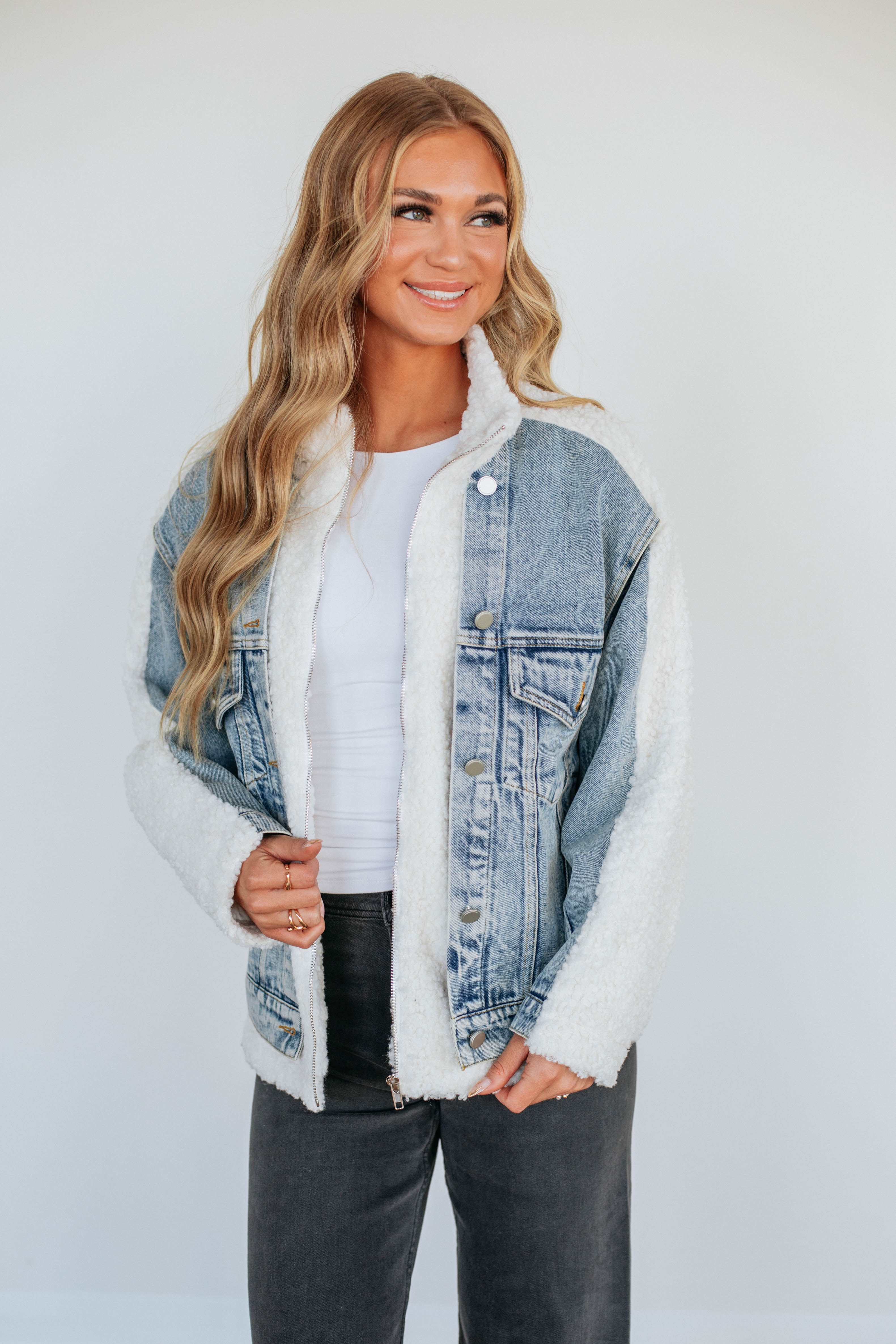 Lennyn Women's Denim Jacket - Stylish Lightweight Denim Coat for Casual Outfits | Perfect for Spring, Fall & Layering
