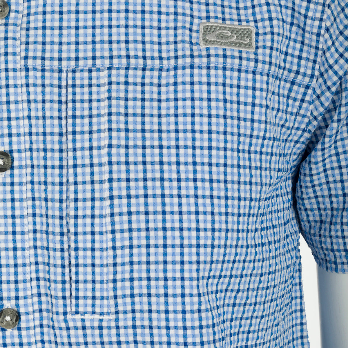 Classic Seersucker Short Sleeve Checkered Shirt for Men - Breathable Summer Casual Wear for Outdoor Activities & Beach Vacations