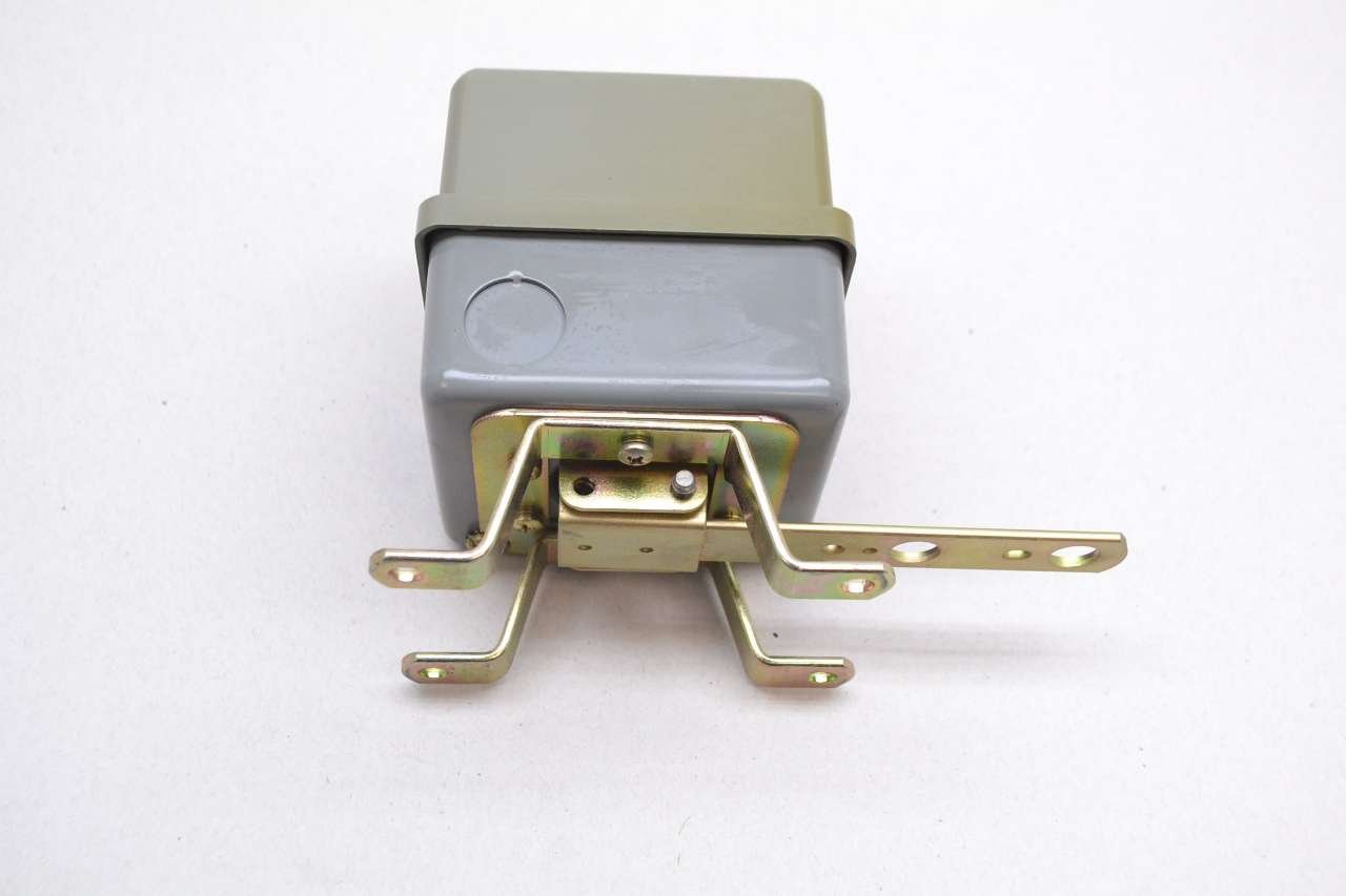 Liquid Level Switch - Close On Rise Sensor for Water Tank, Pool & Industrial Use | Reliable Fluid Level Detection