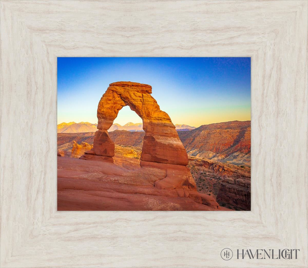 Delicate Arch Utah - Stunning Natural Sandstone Formation for Hiking & Photography | Perfect for Outdoor Adventures & Travel Souvenirs