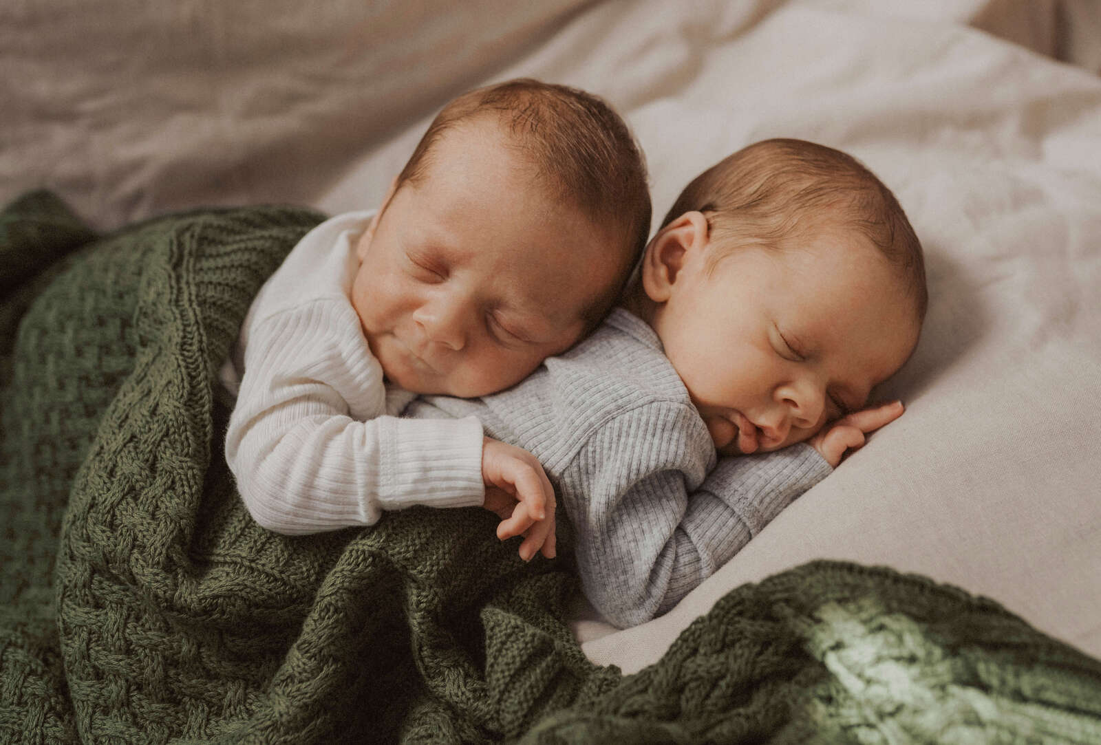 Snuggle Hunny Diamond Knit Baby Blanket - Soft Olive Green Swaddle Blanket for Newborns & Infants | Perfect for Nursery, Stroller & Photo Shoots
