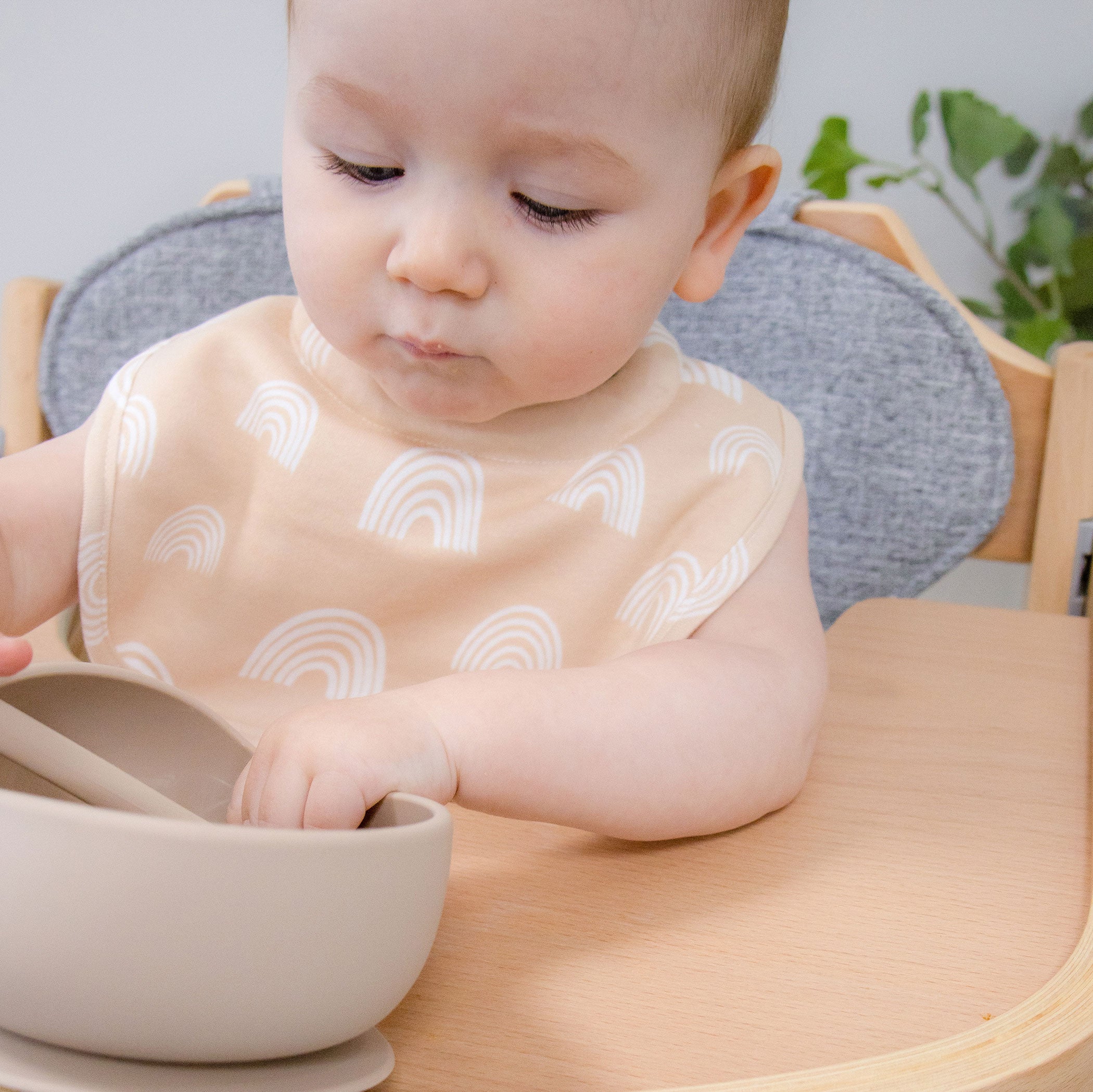 Nordic Style 2-Pack Drool Bibs for Babies - Soft Vanilla & Latte Colors - Perfect for Feeding, Teething, and Everyday Use
