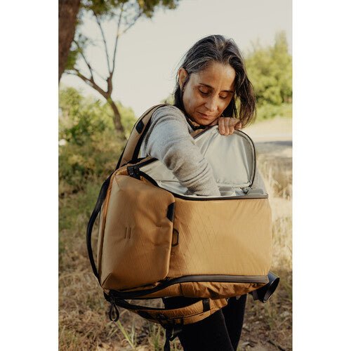 Peak Design Everyday Backpack 20L V2 - Durable Coyote Brown Camera Backpack for Photographers & Travel | Waterproof Laptop Daypack for Hiking, Commuting & Work