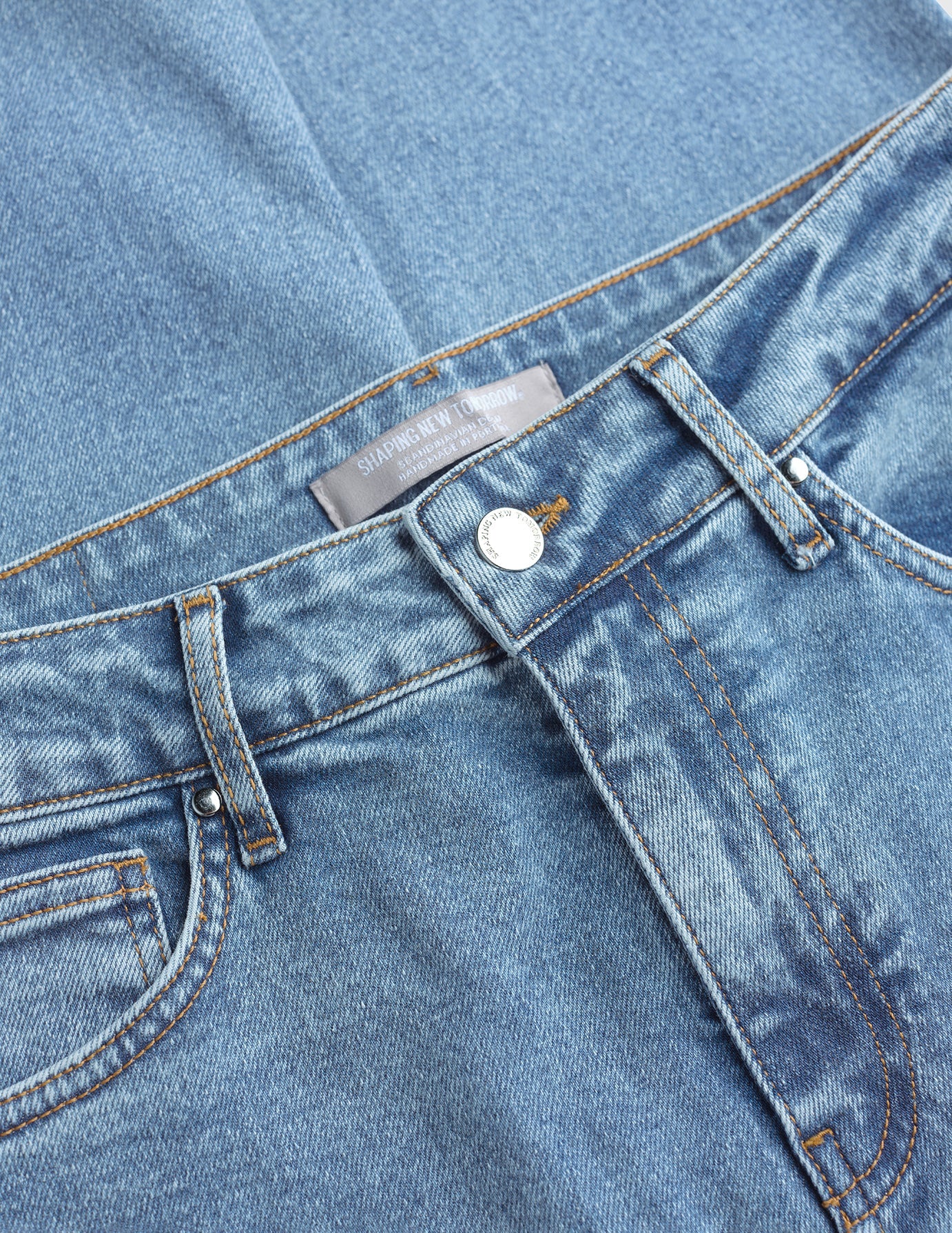 Men's Tapered Fit Jeans in Snow Blue Wash - Comfortable Slim Fit Denim Pants for Casual Wear & Everyday Style