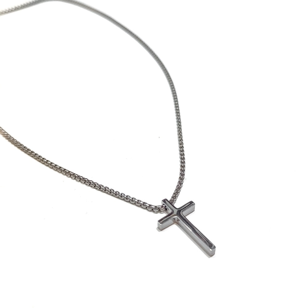 Gio L'uomo Men's Cross Necklace - Stylish Religious Jewelry for Everyday Wear & Gifts