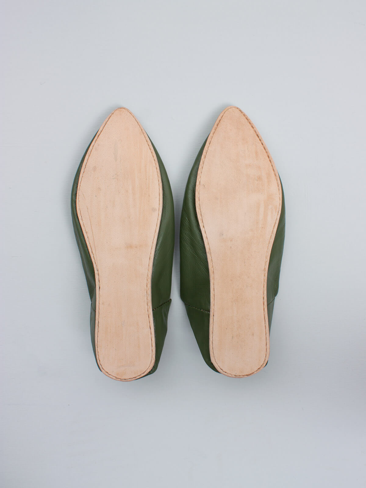 Authentic Moroccan Men's Pointed Babouche Slippers - Comfortable Leather Olive Green House Shoes for Relaxation & Lounge Wear