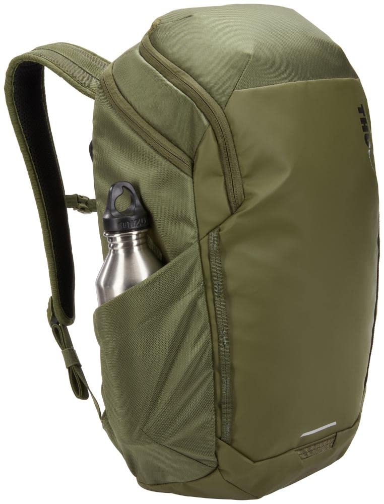 Thule Chasm 26L Backpack - Lightweight Hiking & Travel Daypack for Men & Women, Durable Water-Resistant Olivine Green, Perfect for Outdoor Adventures, Commuting & Daily Use