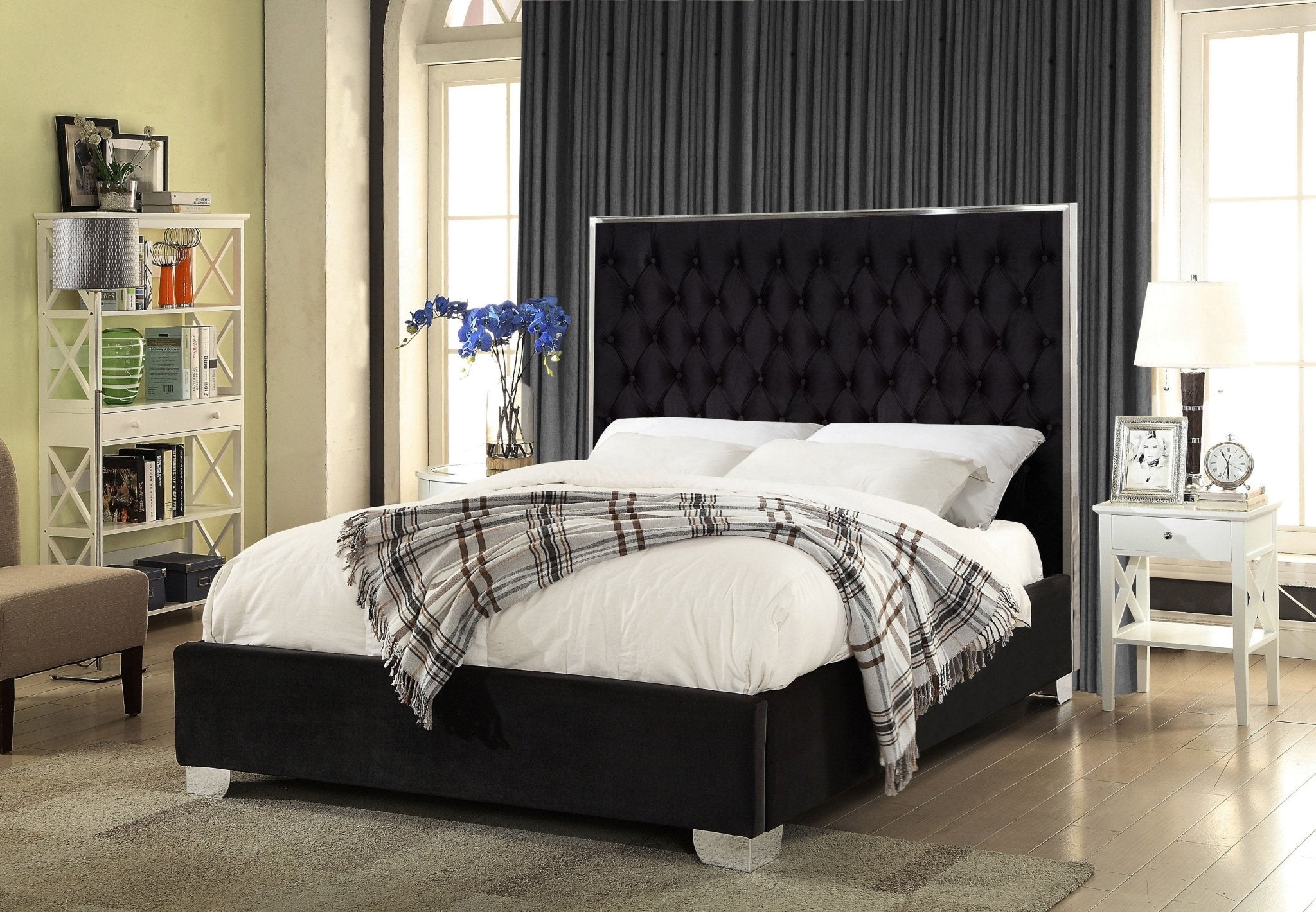 Luxury Black Velvet Upholstered Bed Frame with Deep Tufted Headboard & Chrome Trim - Perfect for Modern Bedroom Decor & Master Suite Upgrade
