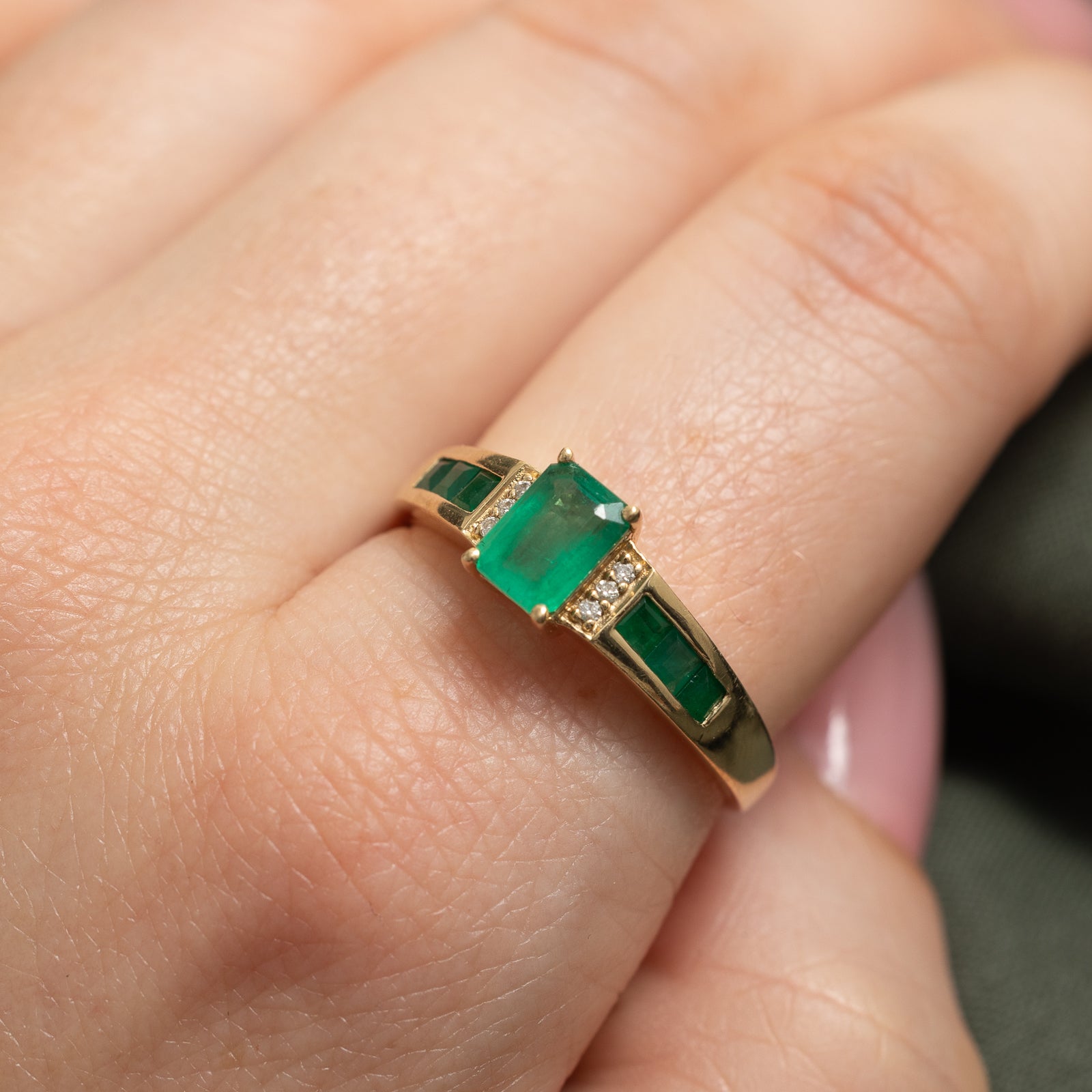 1.20ctw Emerald & Diamond Ring for Women - 0.03ctw Diamond Accents - Size 10.25 - Elegant Wedding, Engagement & Anniversary Jewelry Gift